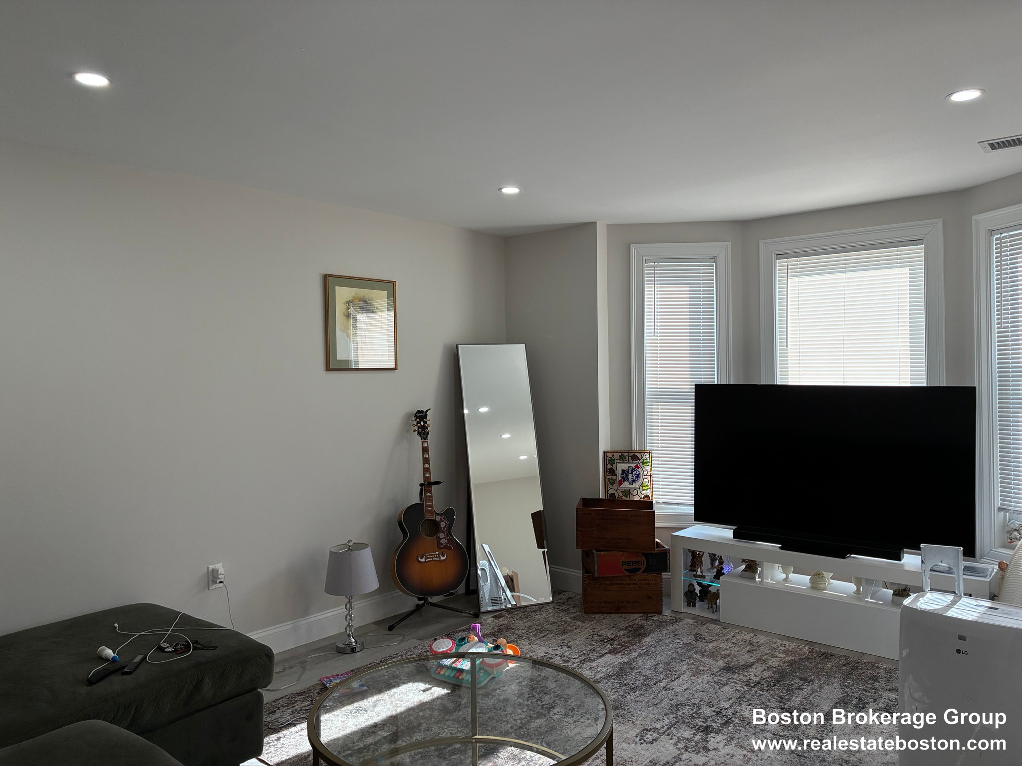 Photos of apartment on Buttonwood St.,Boston MA 02125