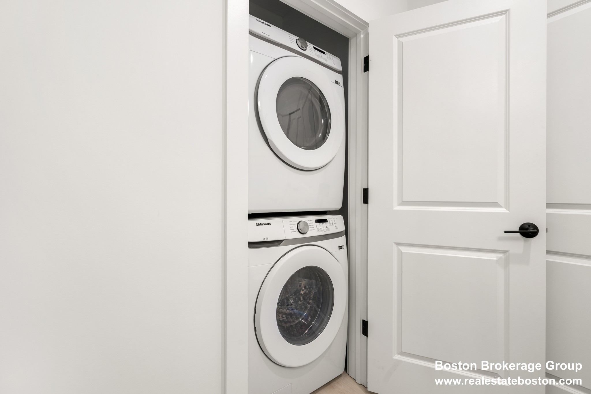 Photos of apartment on Broadway,Everett MA 02149