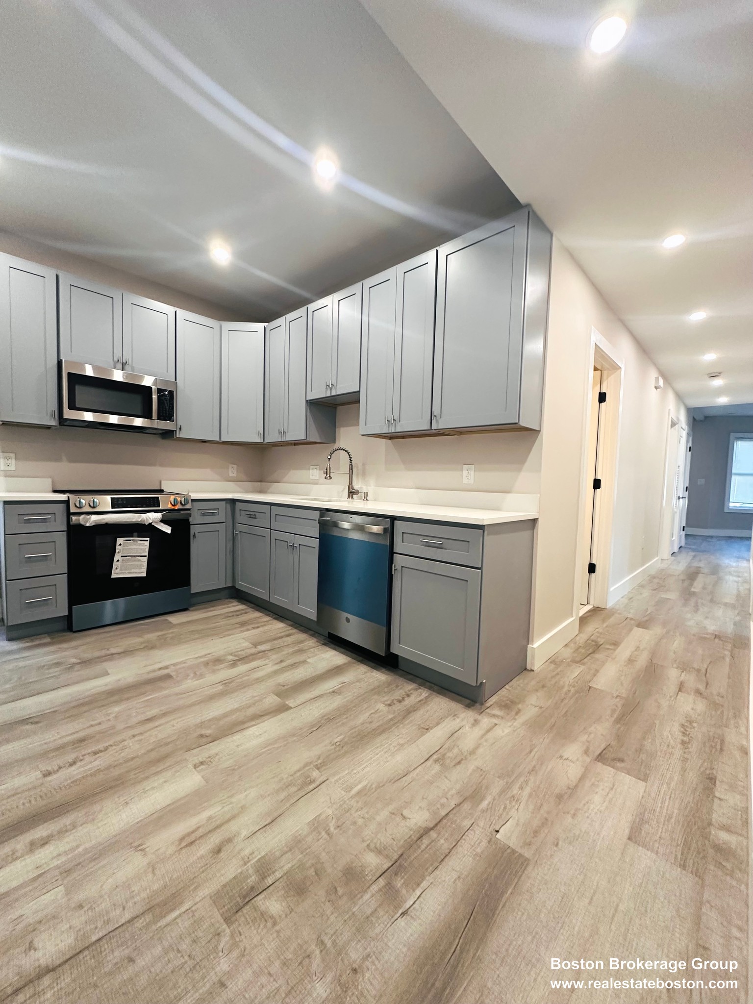 Pictures of  property for rent on Harbor View St., Boston, MA 02125