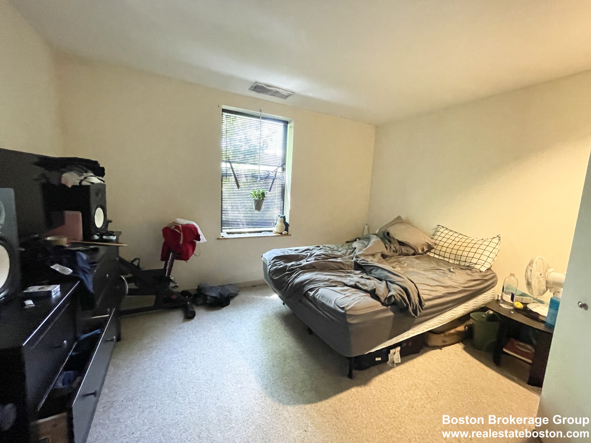 102 Gainsborough St, Fenway