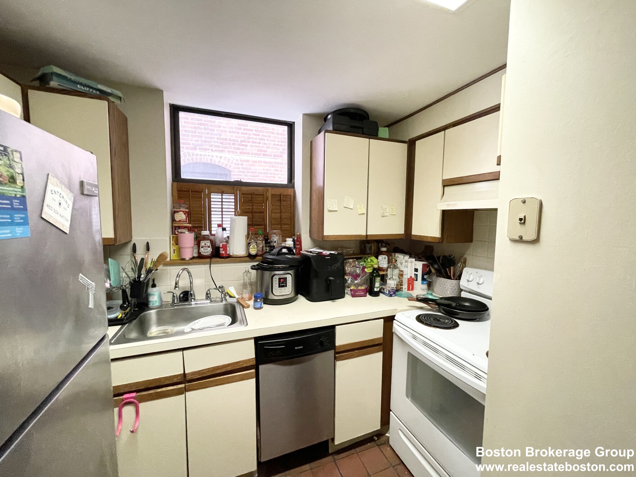 102 Gainsborough St, Fenway