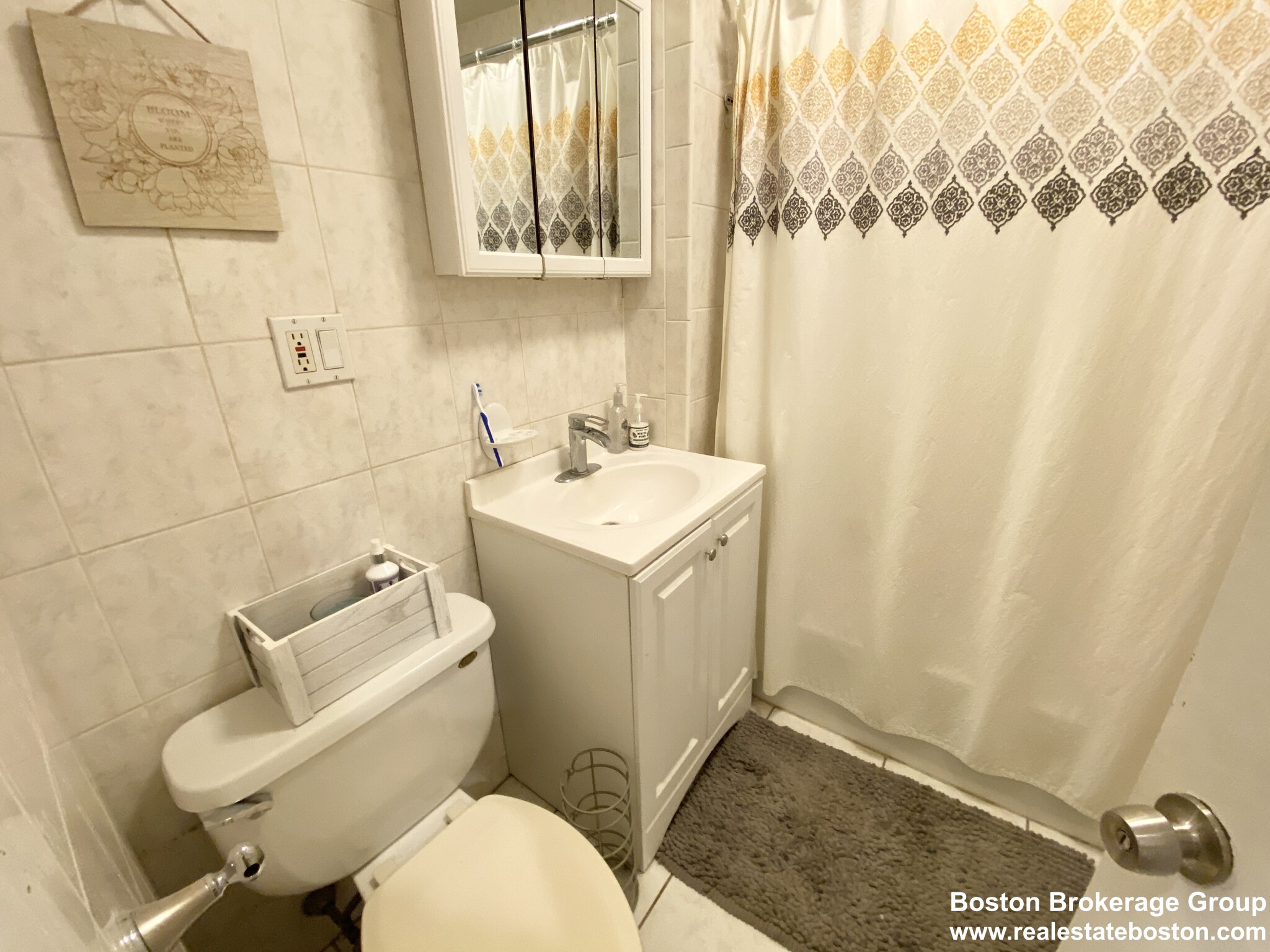 Photos of apartment on Buttonwood St.,Boston MA 02125