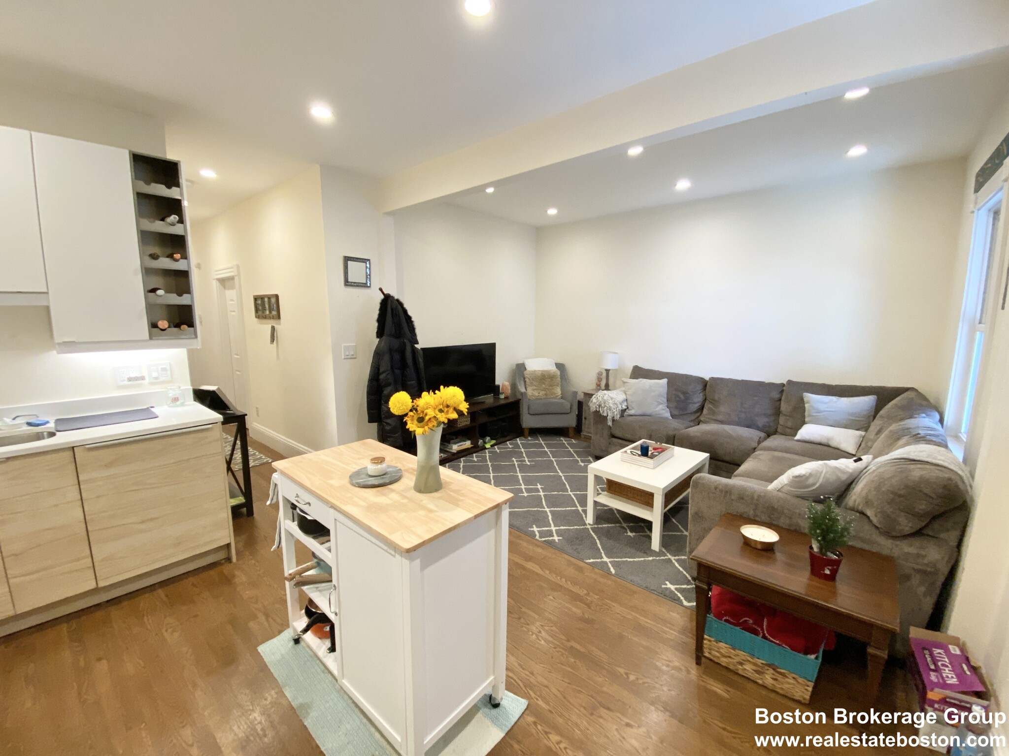 Photos of apartment on Buttonwood St.,Boston MA 02125