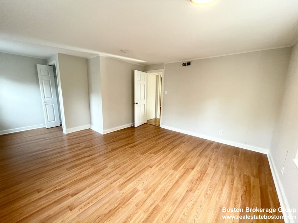 103 Buttonwood St, Dorchester