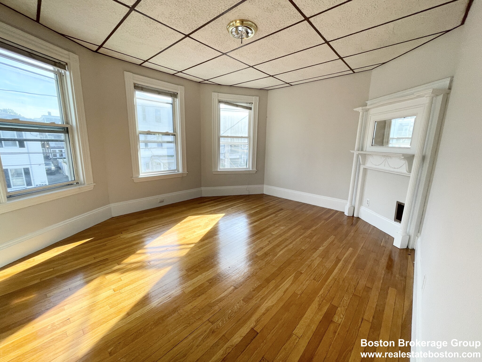 26 Harbor View St, Dorchester