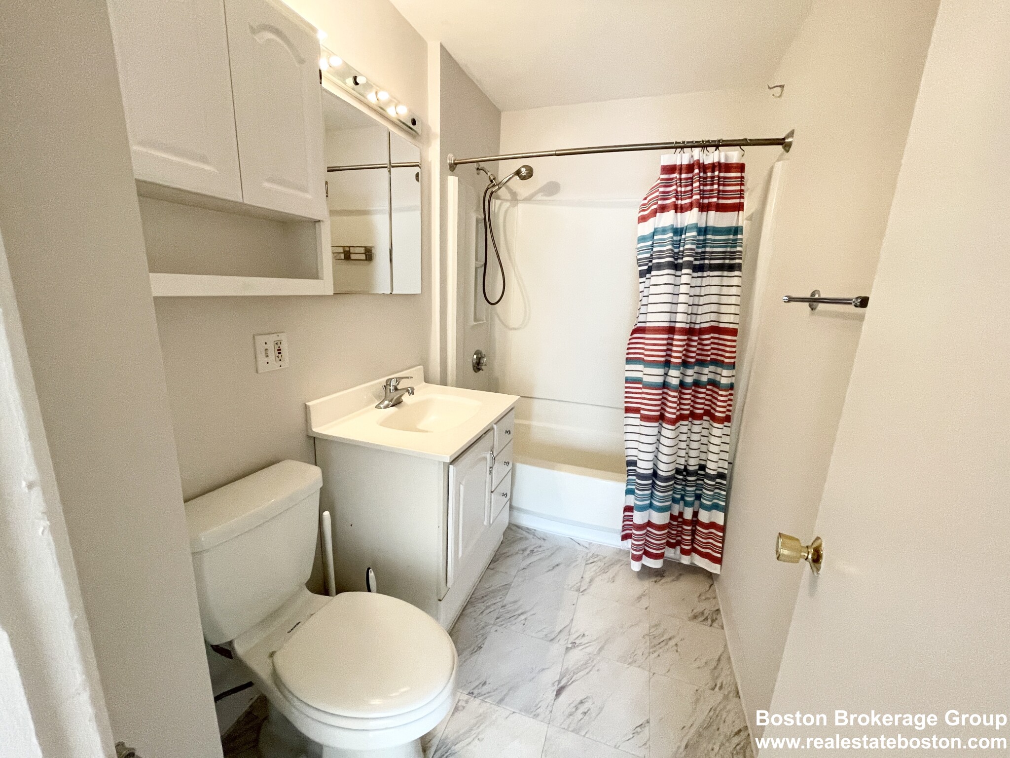 26 Harbor View St, Dorchester