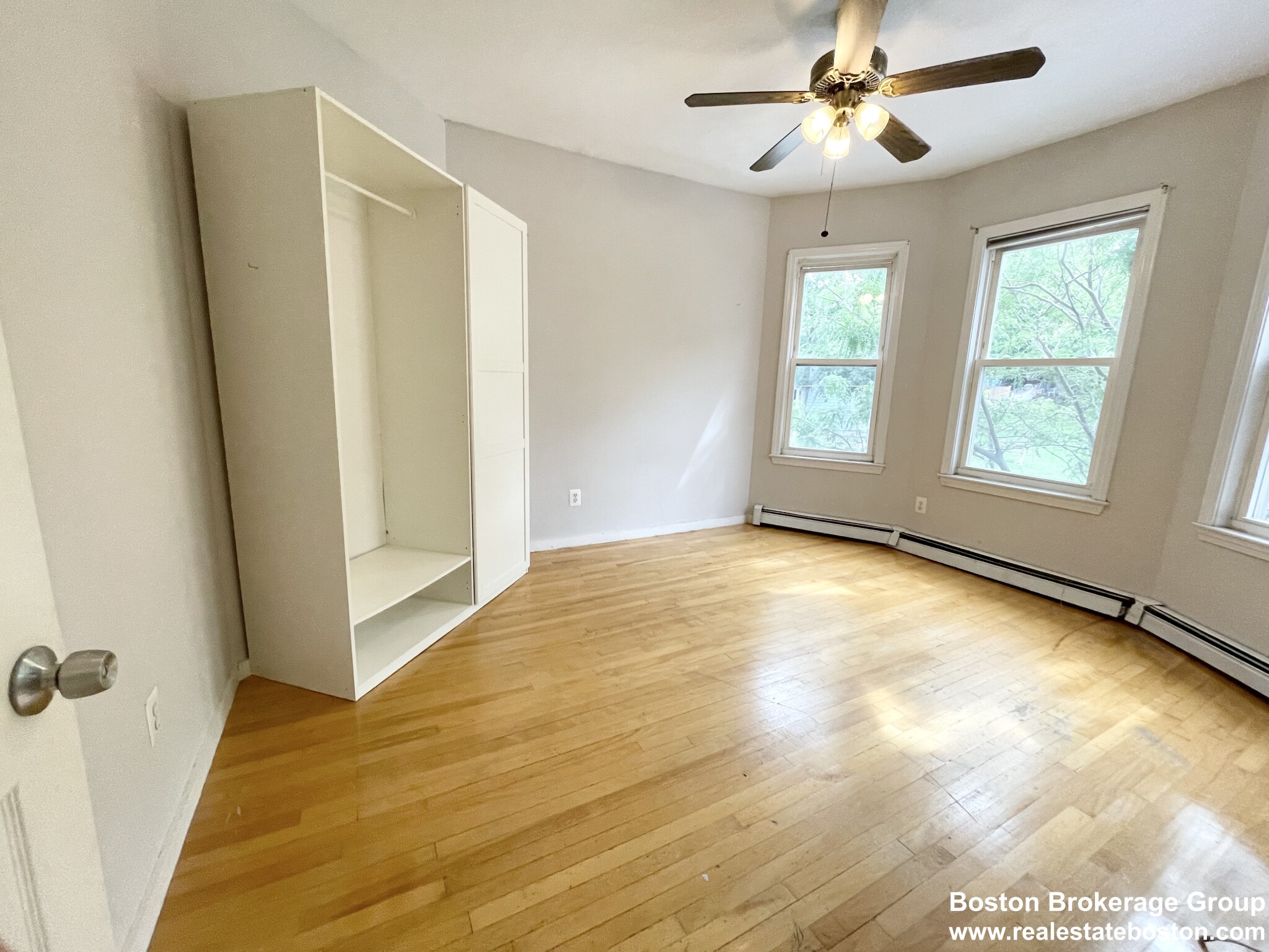 7 Iroquois St, Mission Hill