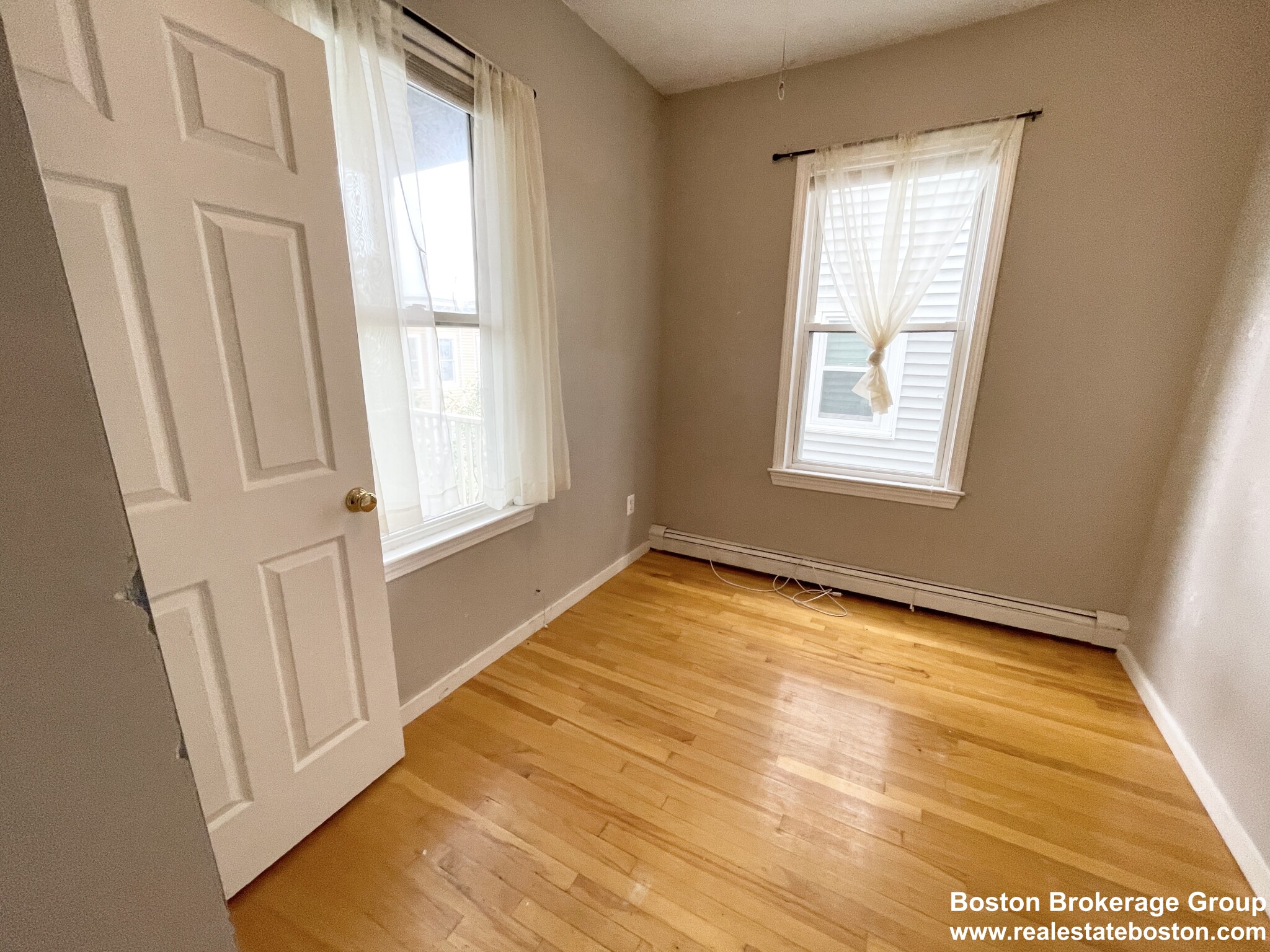 7 Iroquois St, Mission Hill