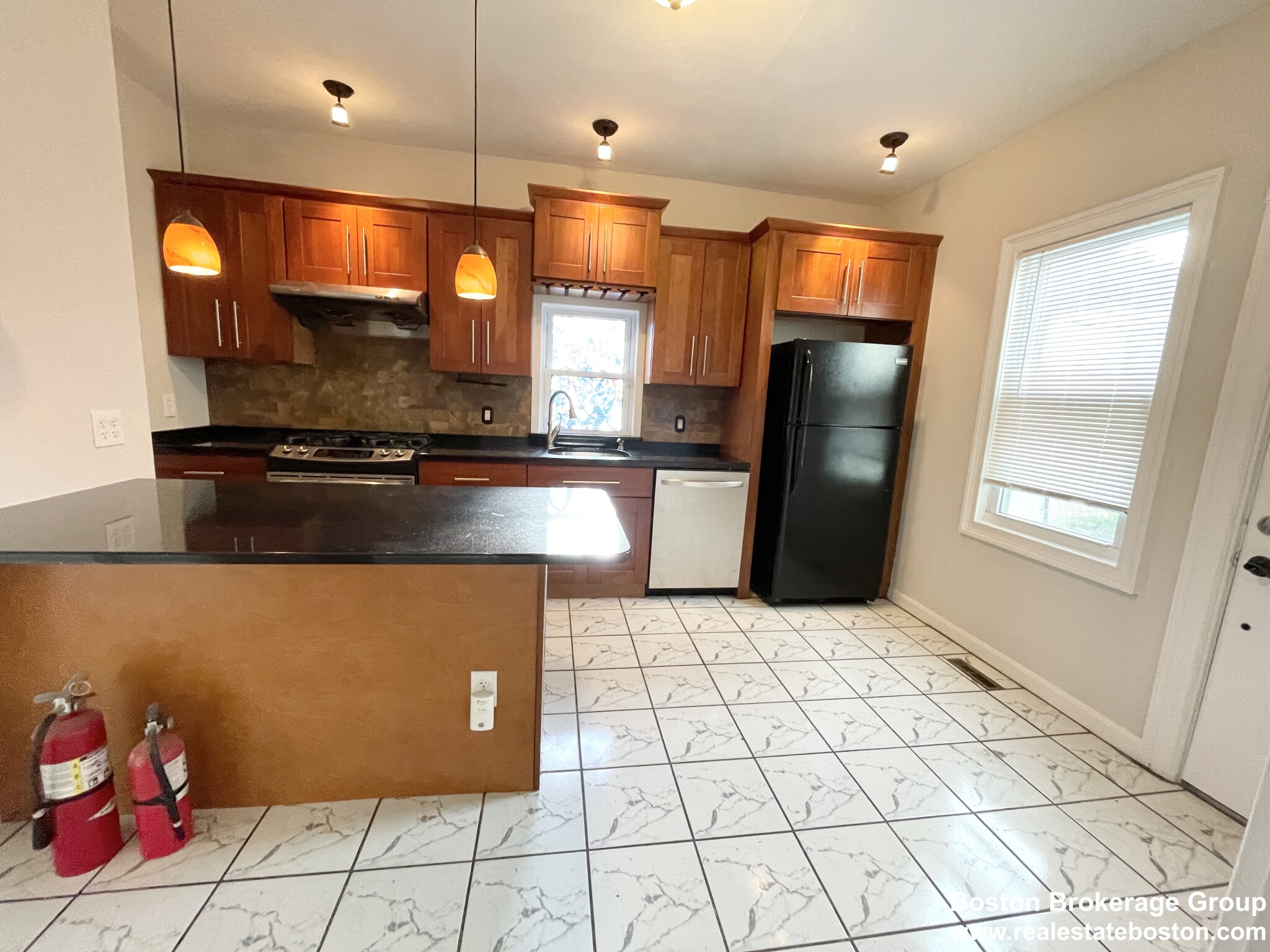 19 Locust St, Dorchester