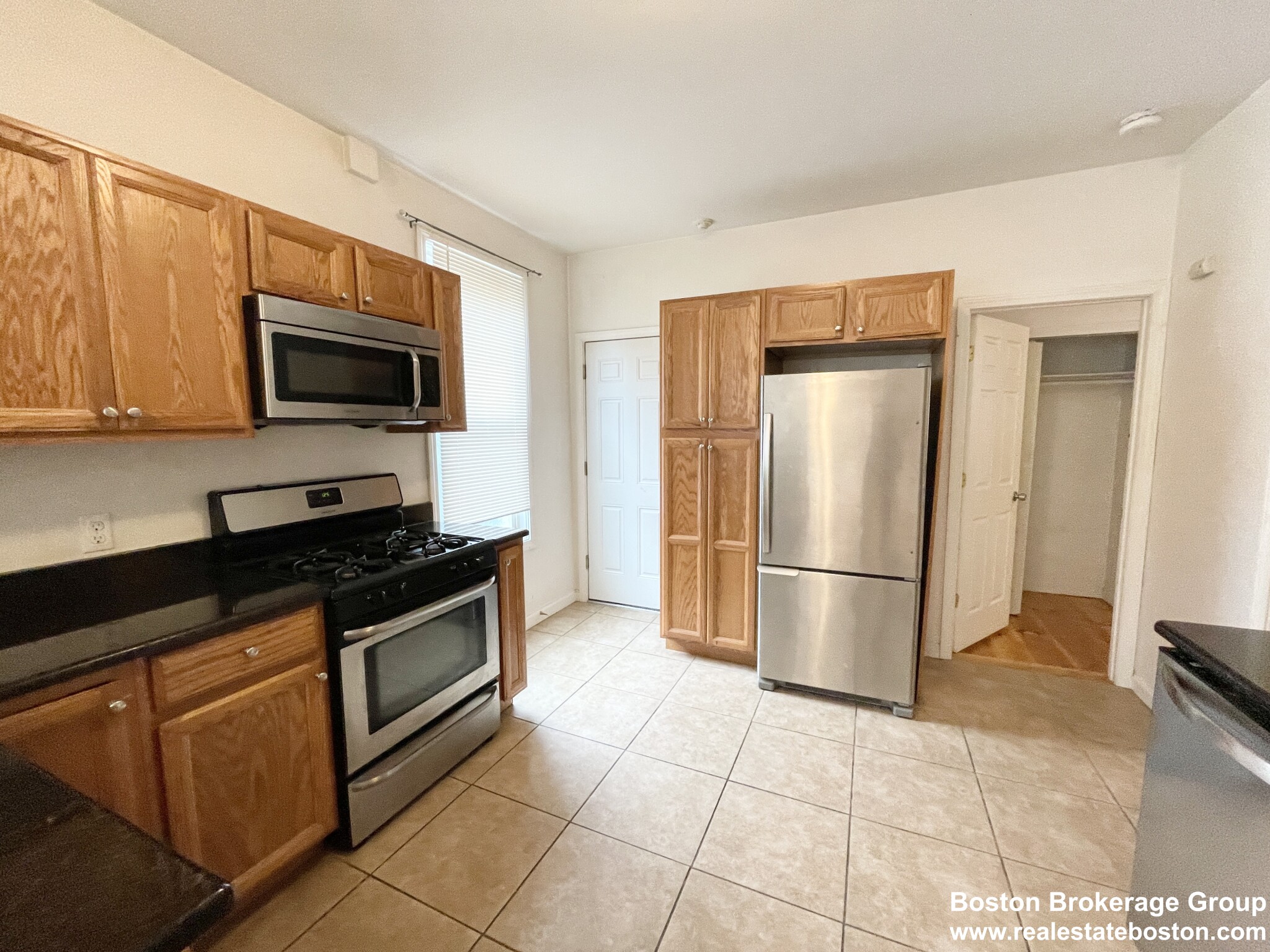 52 Delle Ave, Mission Hill