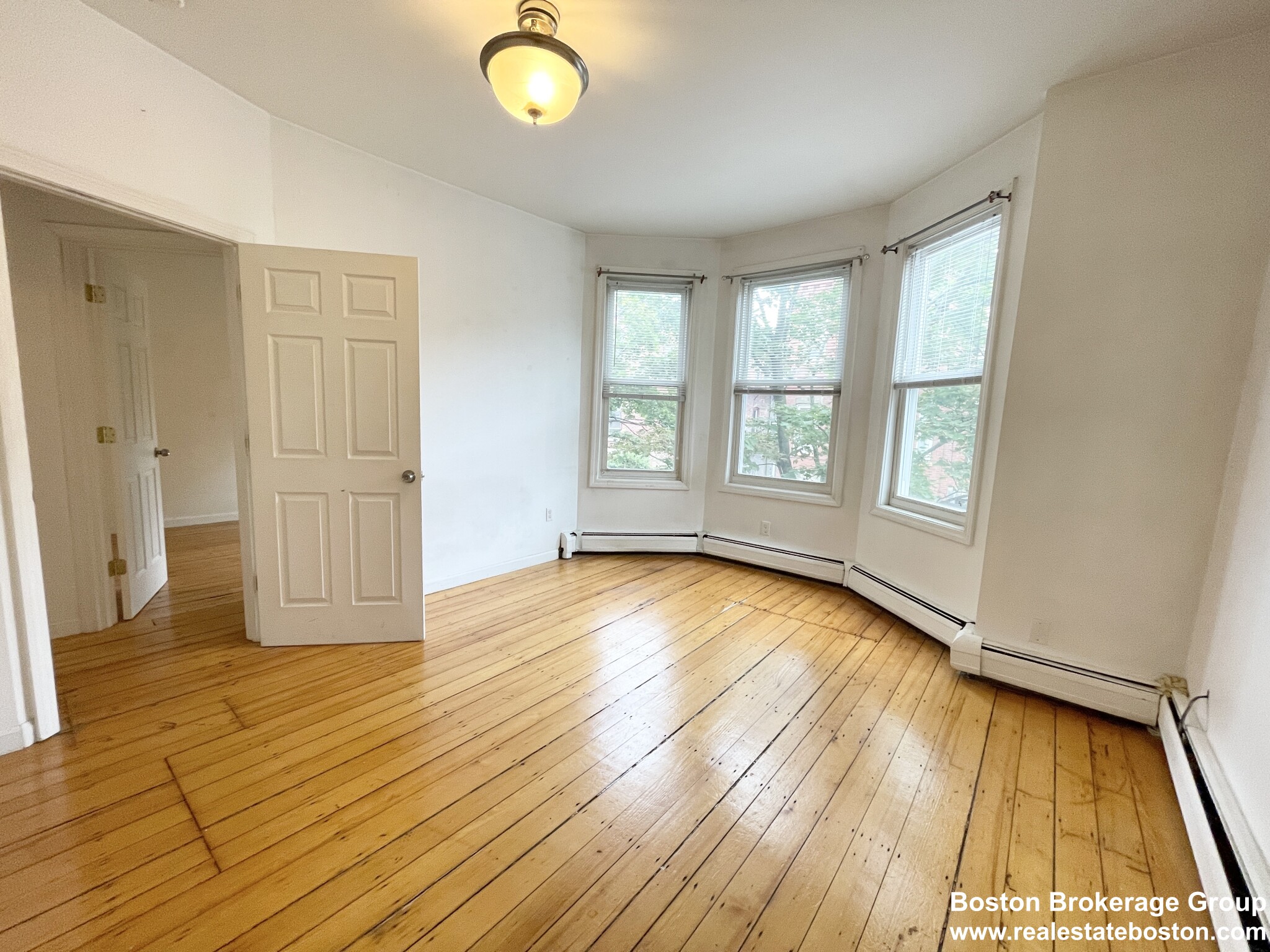 52 Delle Ave, Mission Hill