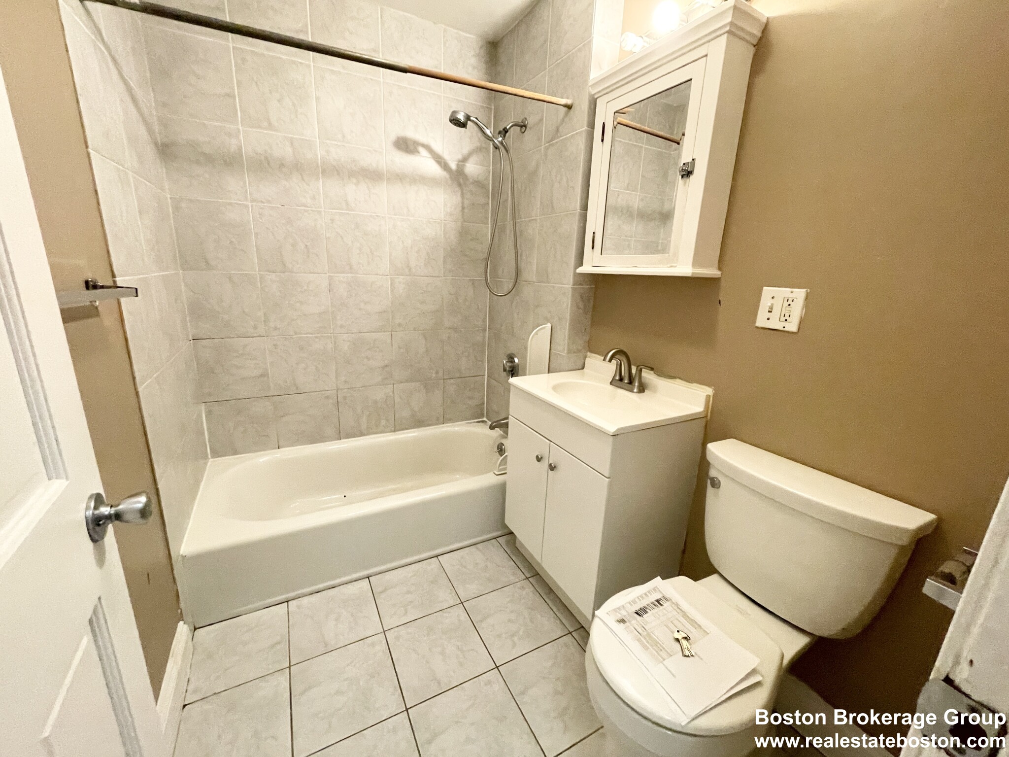 59 Hillside St, Mission Hill