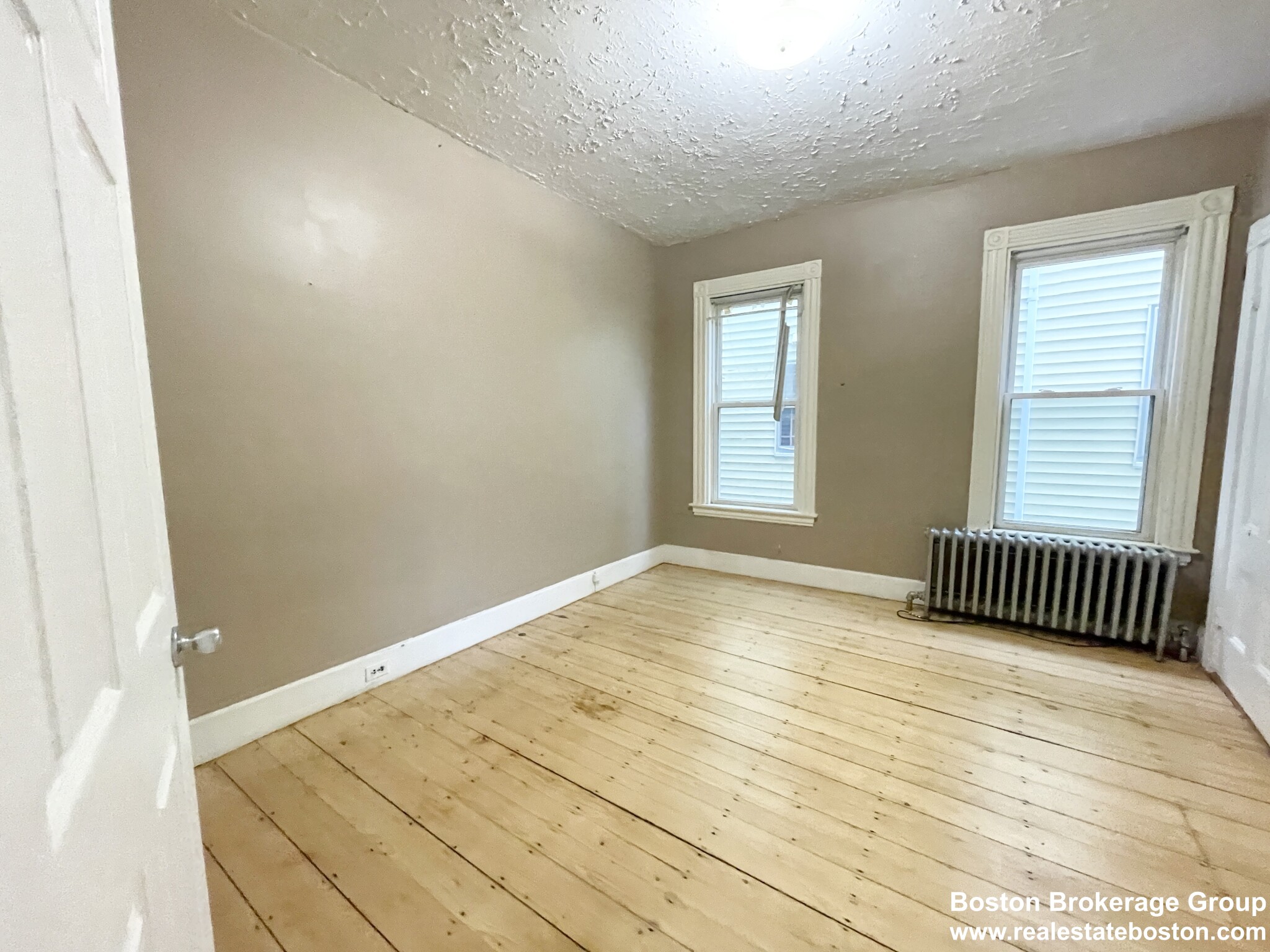 59 Hillside St, Mission Hill