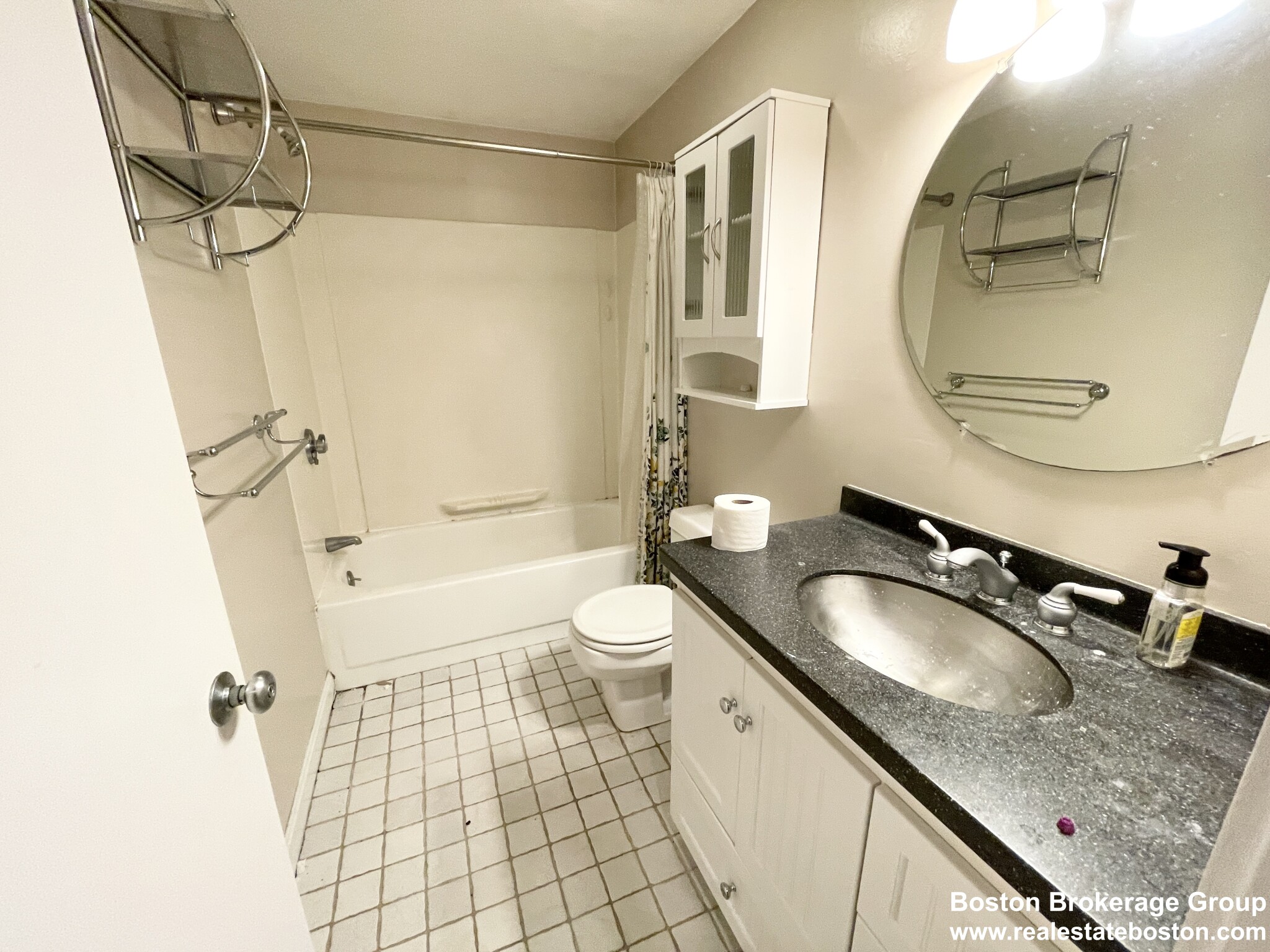 73 Gainsborough St, Fenway