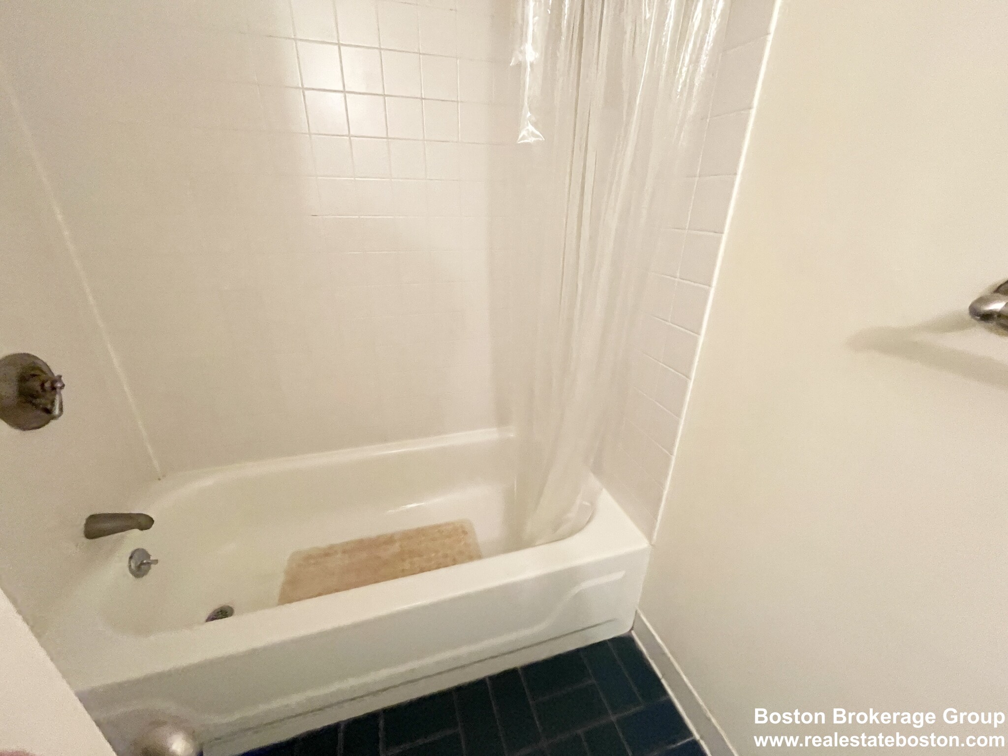 73 Gainsborough St, Fenway