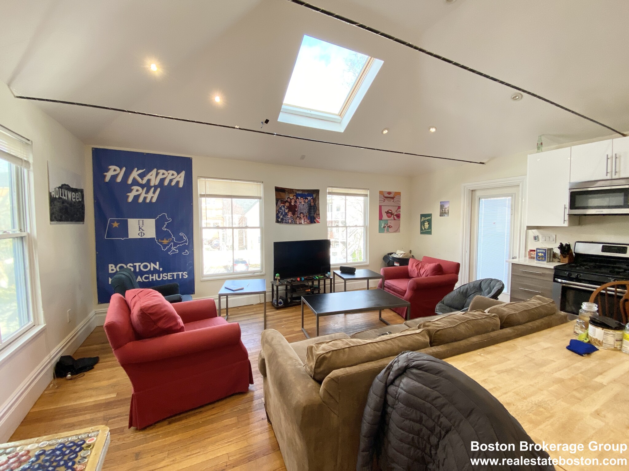 89 Cedar St, Roxbury