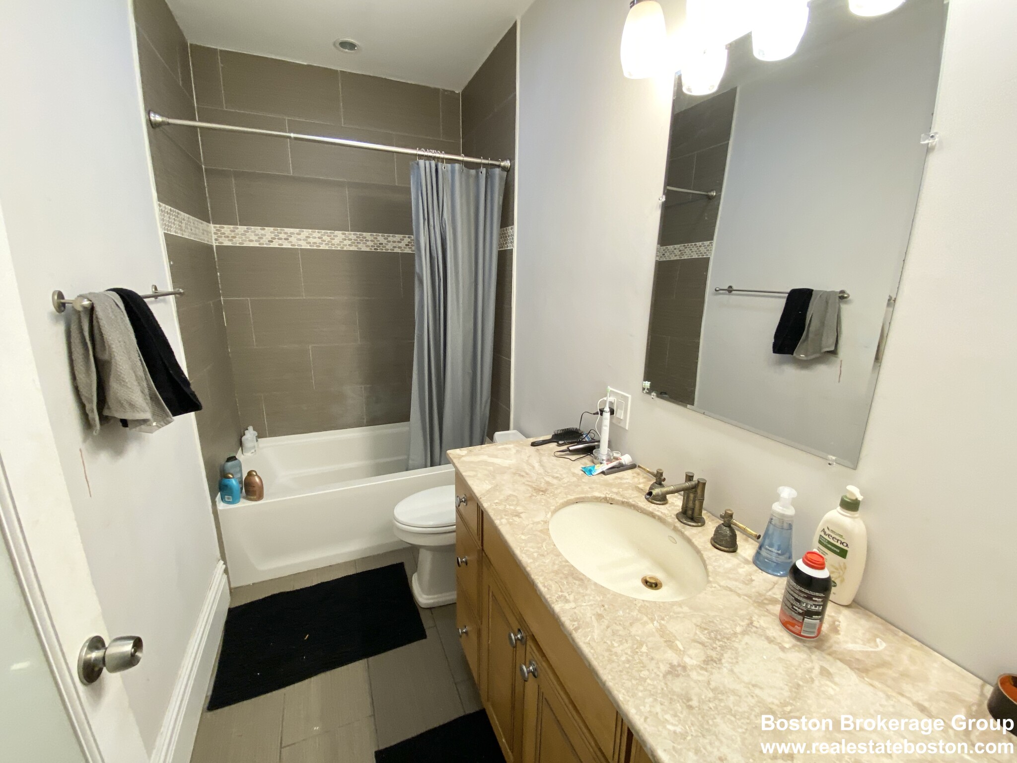 89 Cedar St, Roxbury