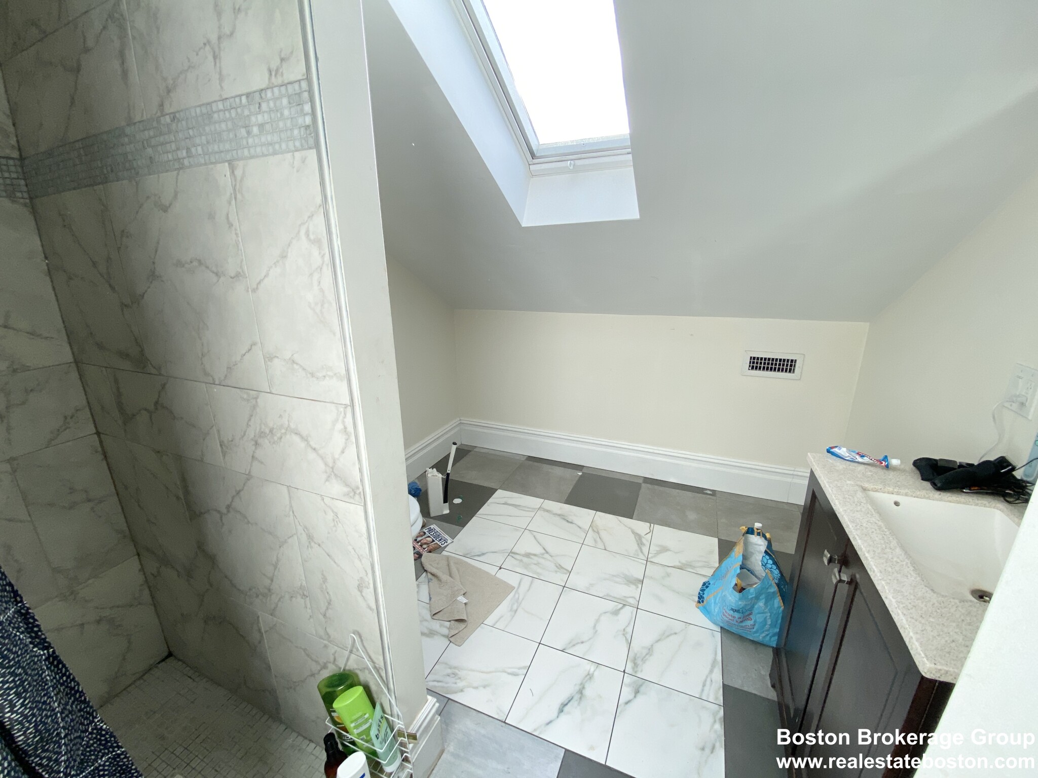 89 Cedar St, Roxbury