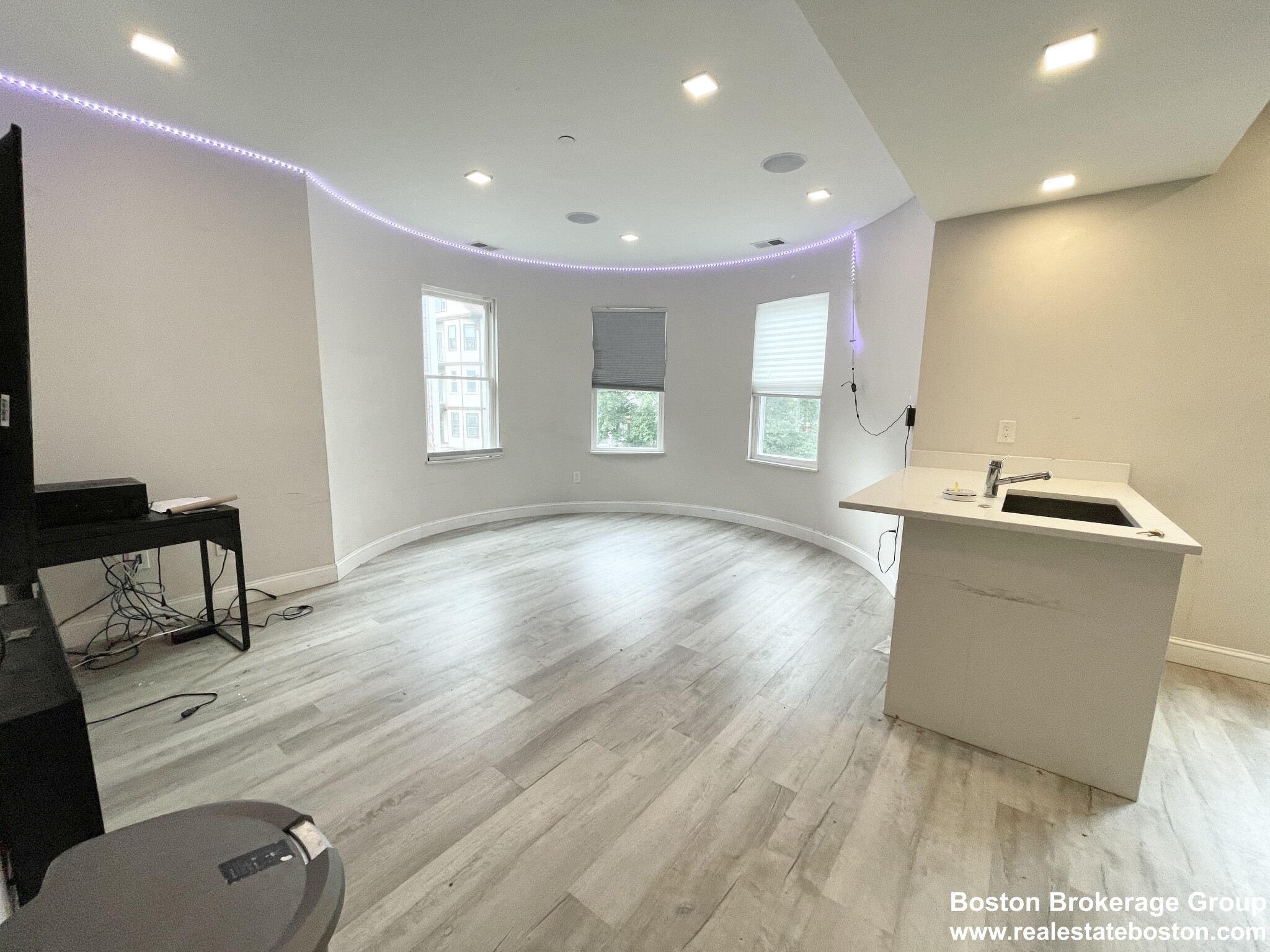 113 Hillside St, Mission Hill