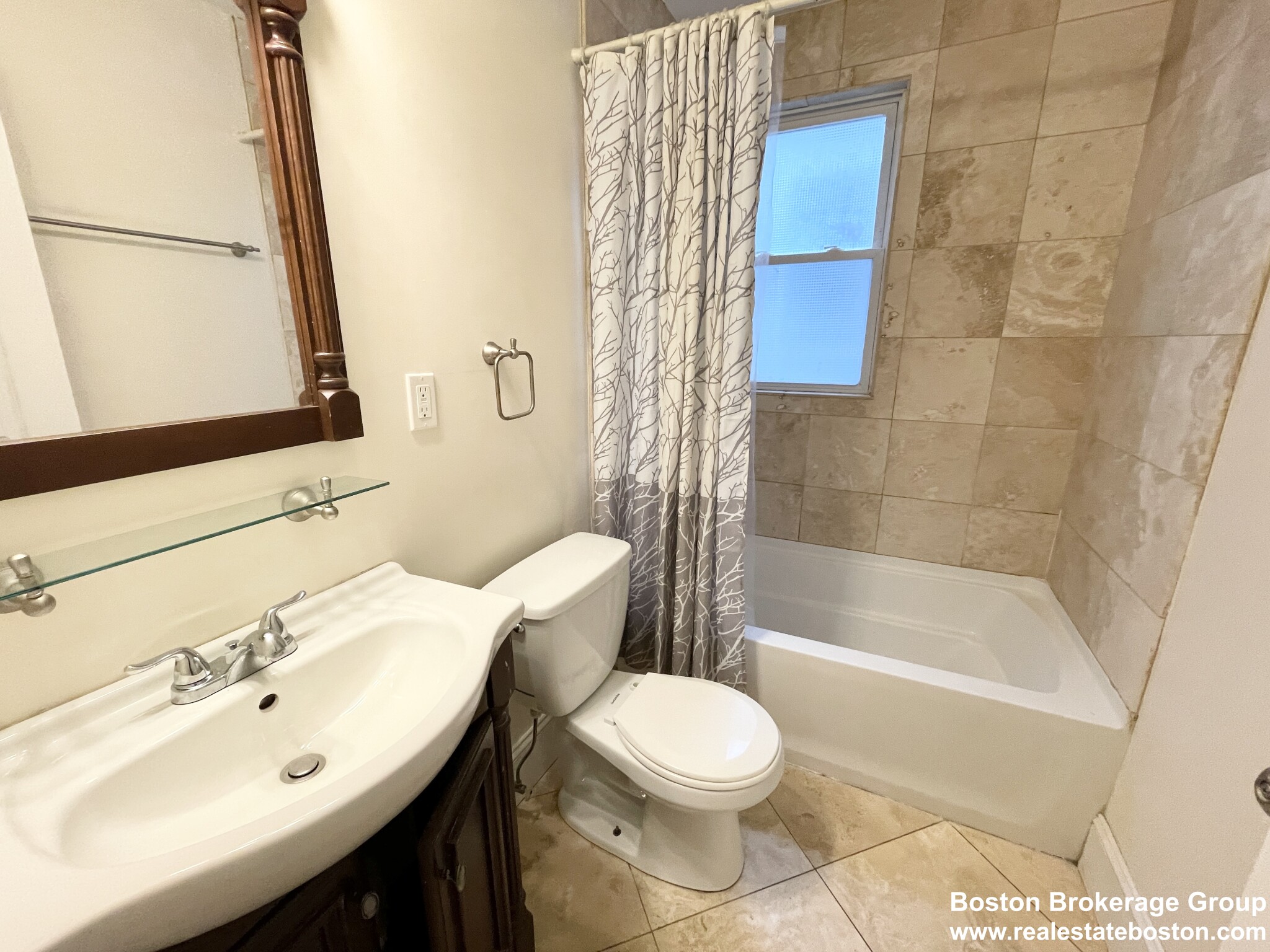 178 Hillside St, Mission Hill