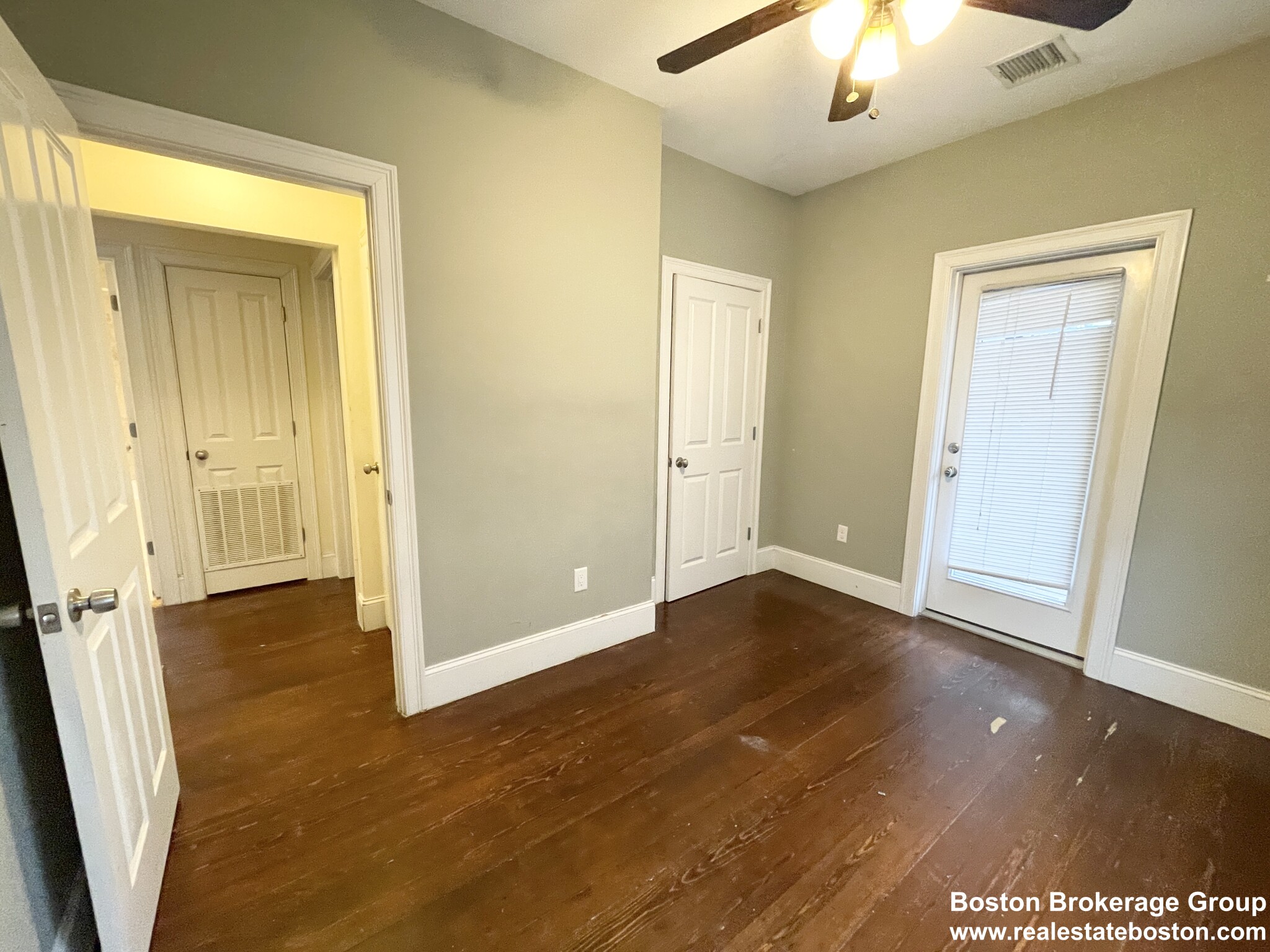 178 Hillside St, Mission Hill