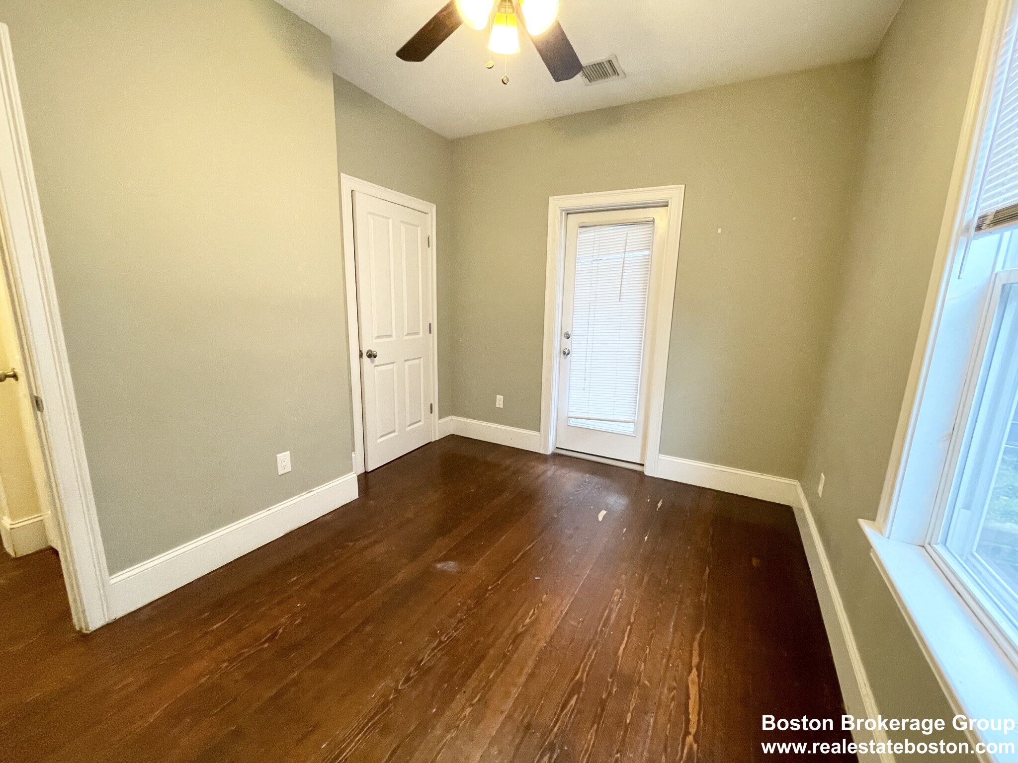 178 Hillside St, Mission Hill