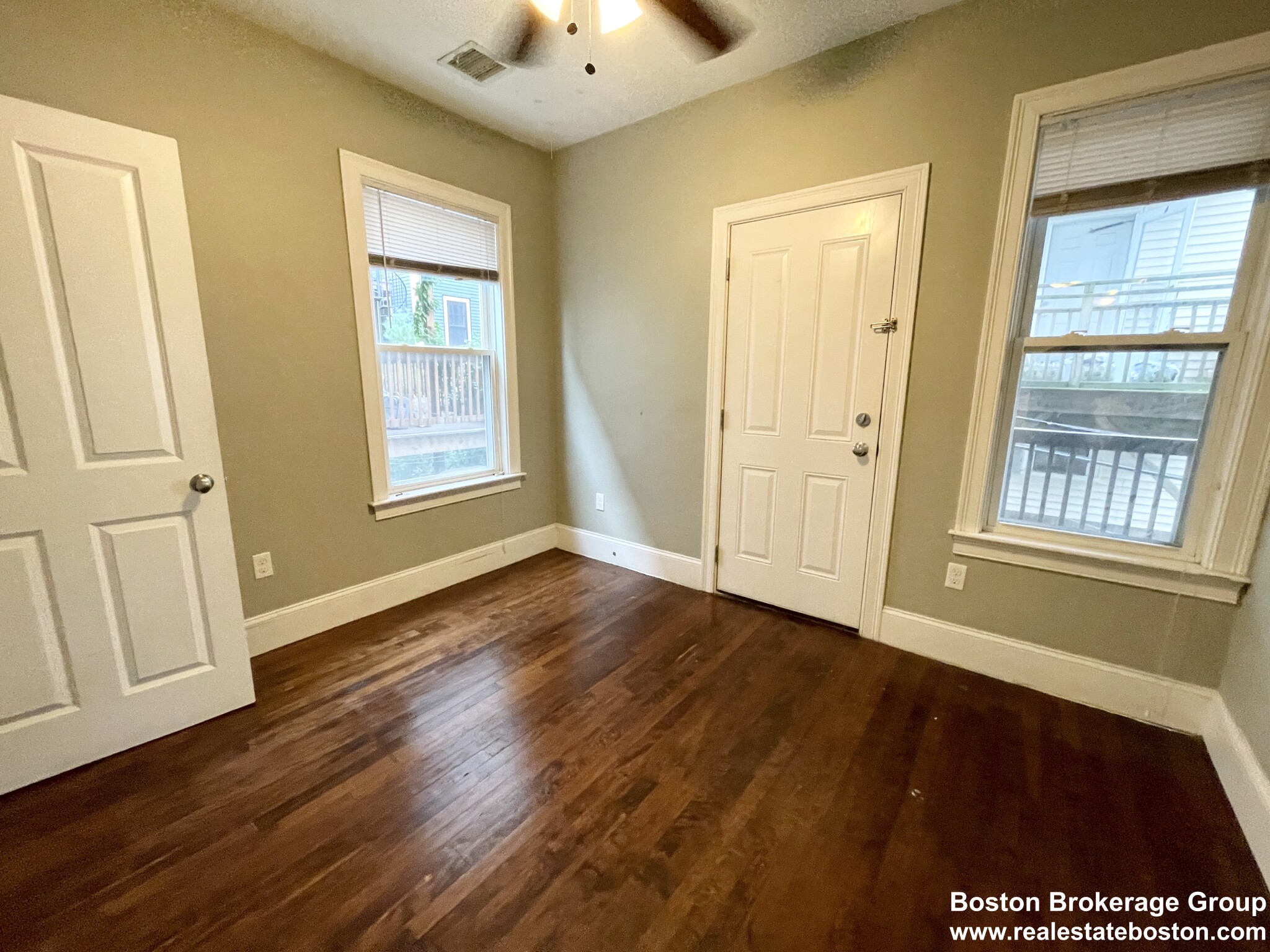 178 Hillside St, Mission Hill