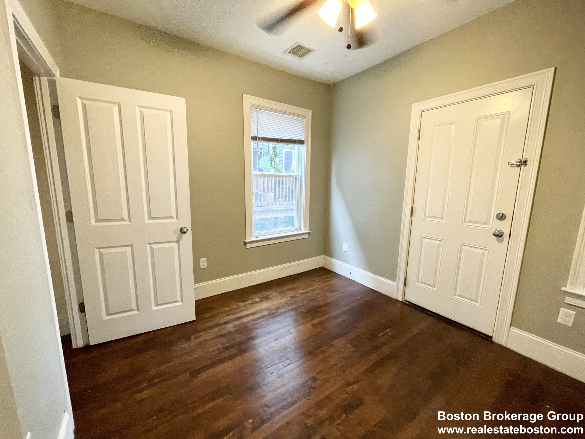 178 Hillside St, Mission Hill