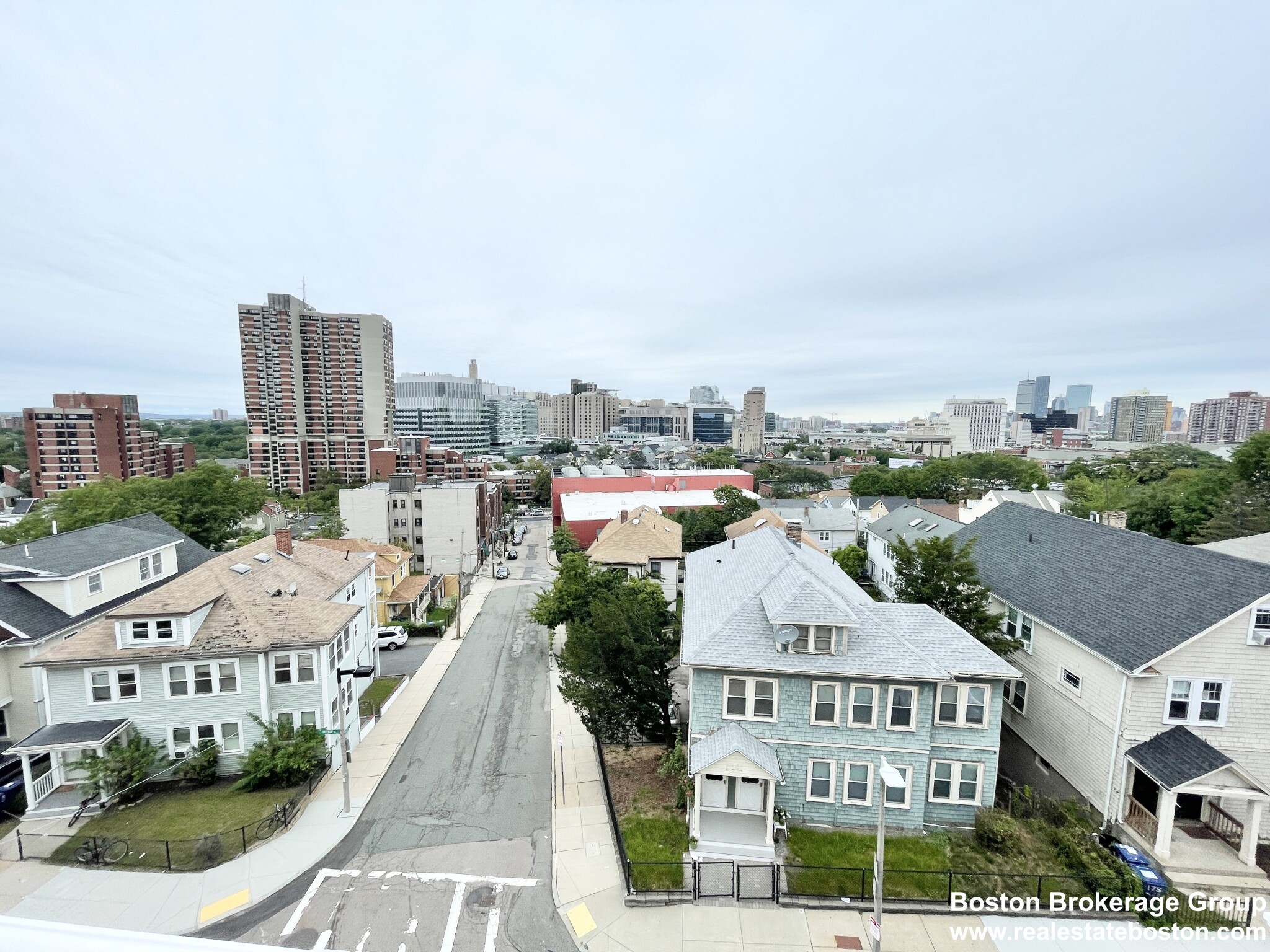 178 Hillside St, Mission Hill