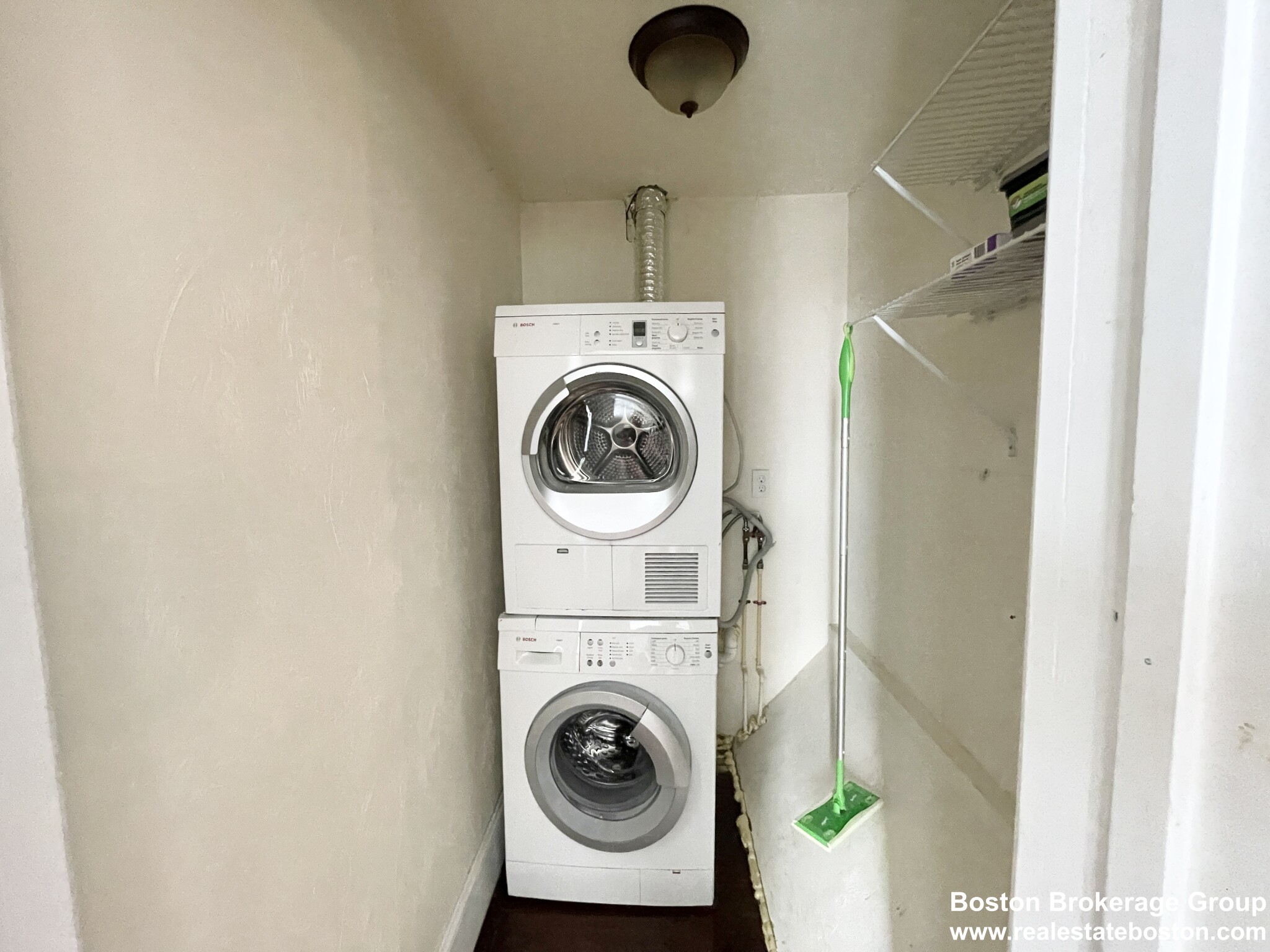 178 Hillside St, Mission Hill