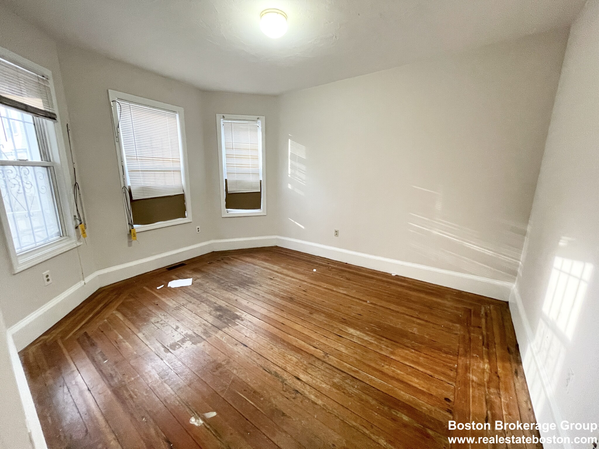 733 Parker St, Mission Hill