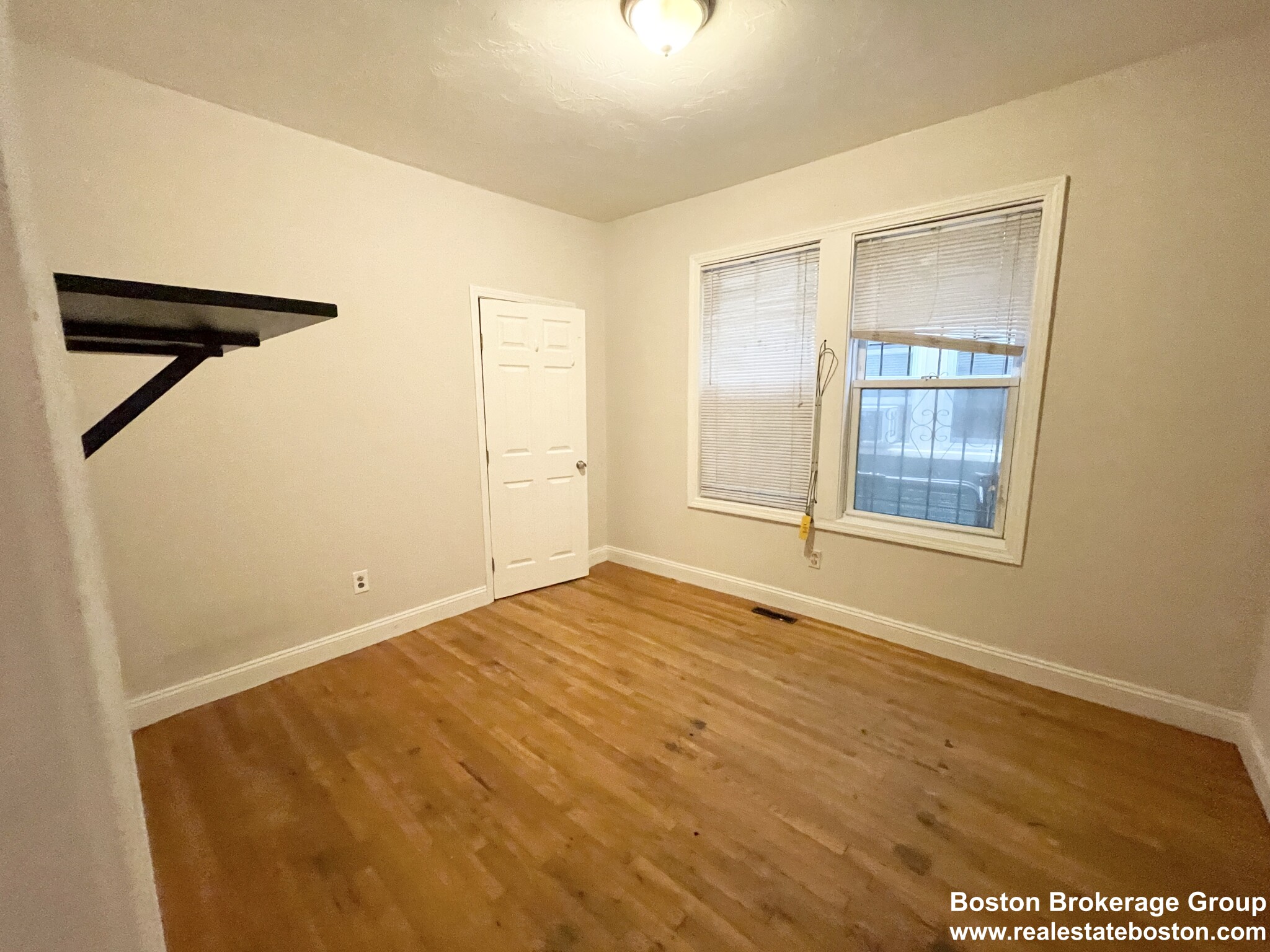 733 Parker St, Mission Hill