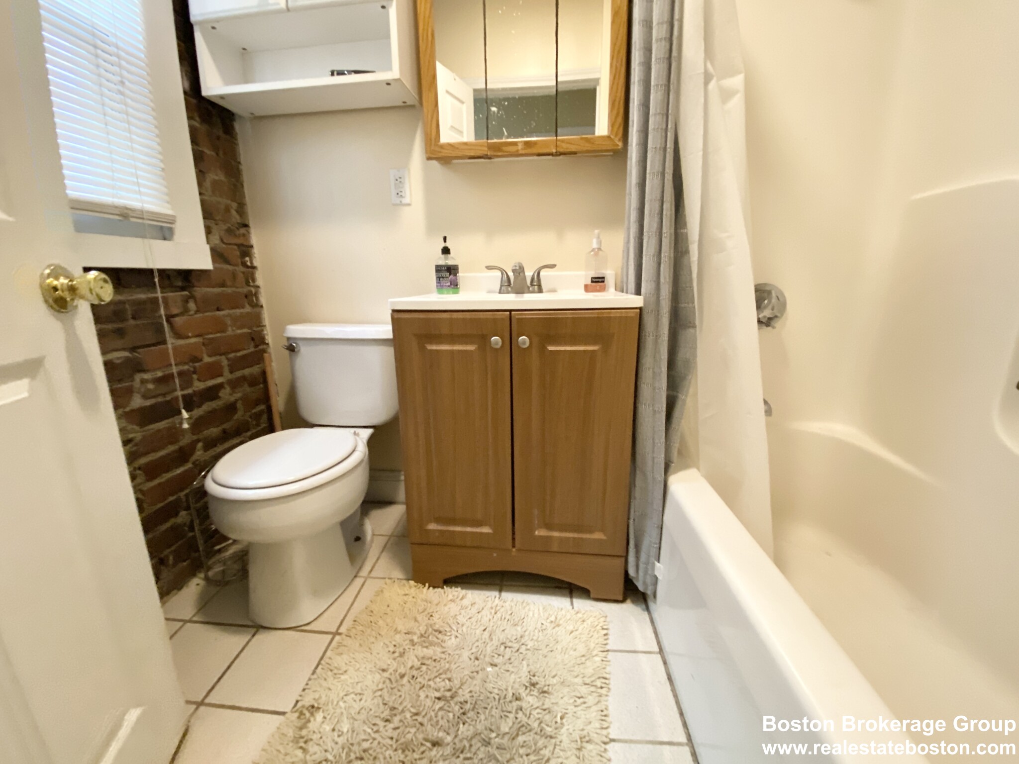 733 Parker St, Mission Hill