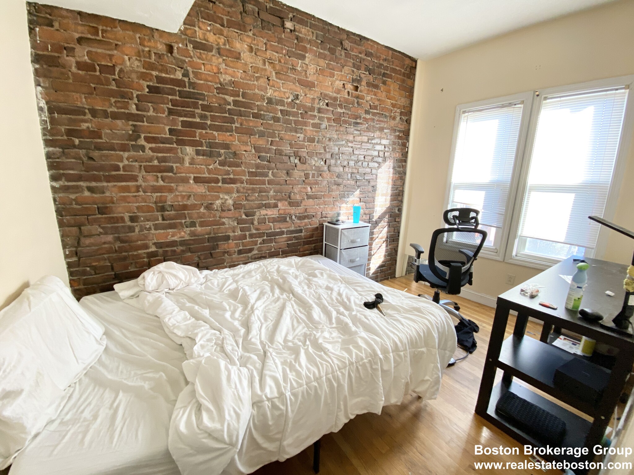 733 Parker St, Mission Hill