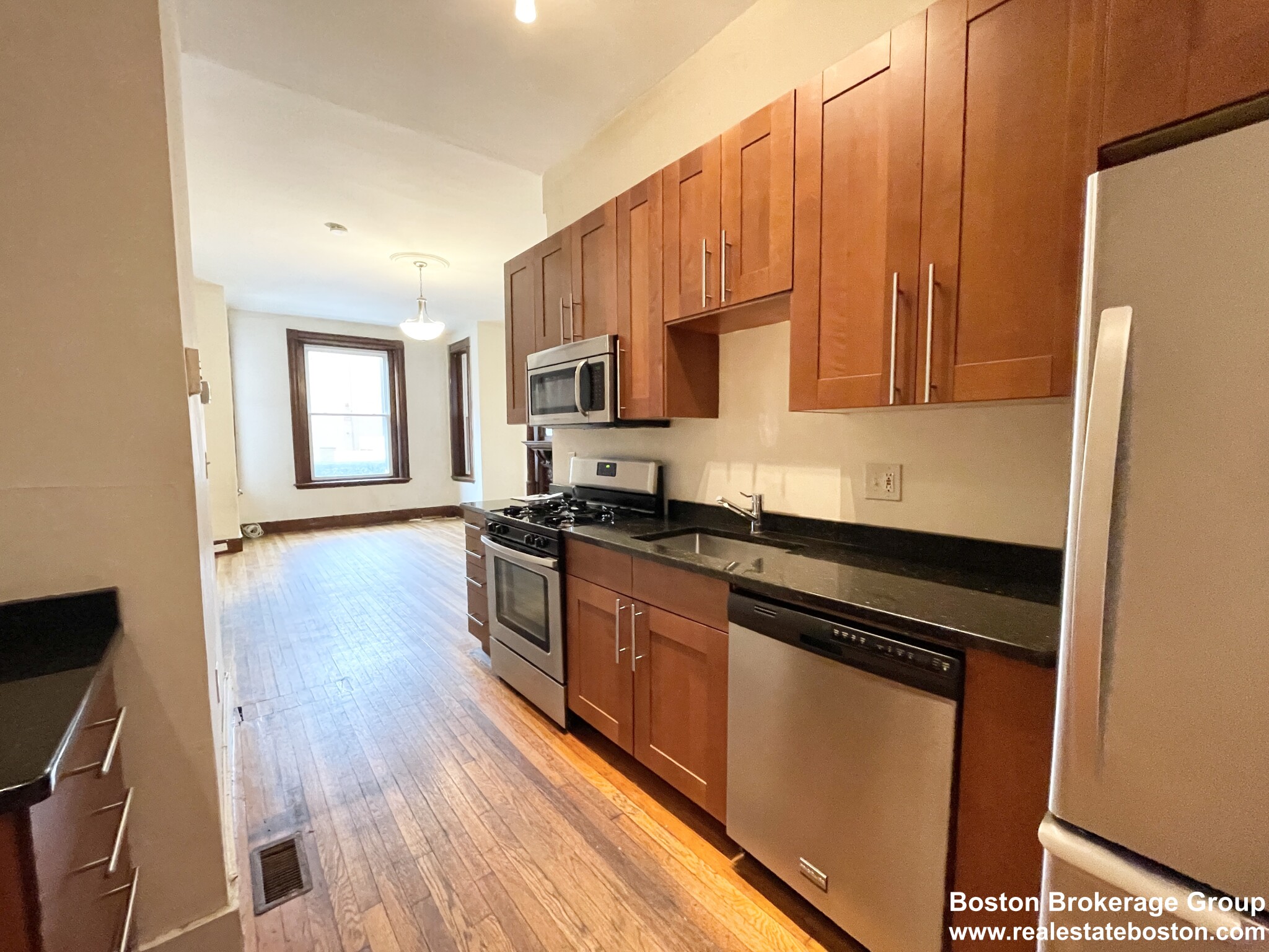 76 Saint Stephen, Boston, MA - 8,500 USD/ month