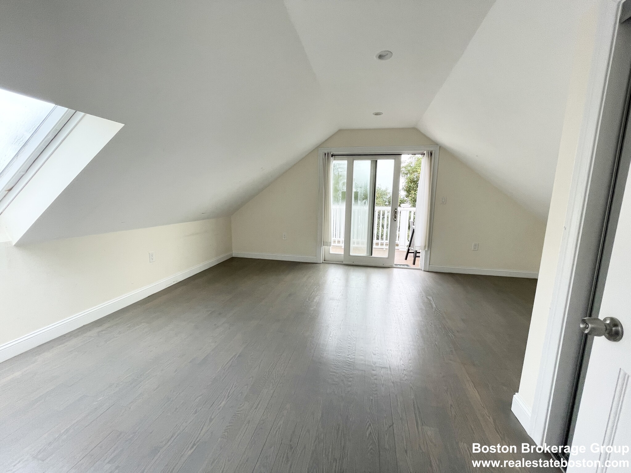 21 Iroquois St, Mission Hill