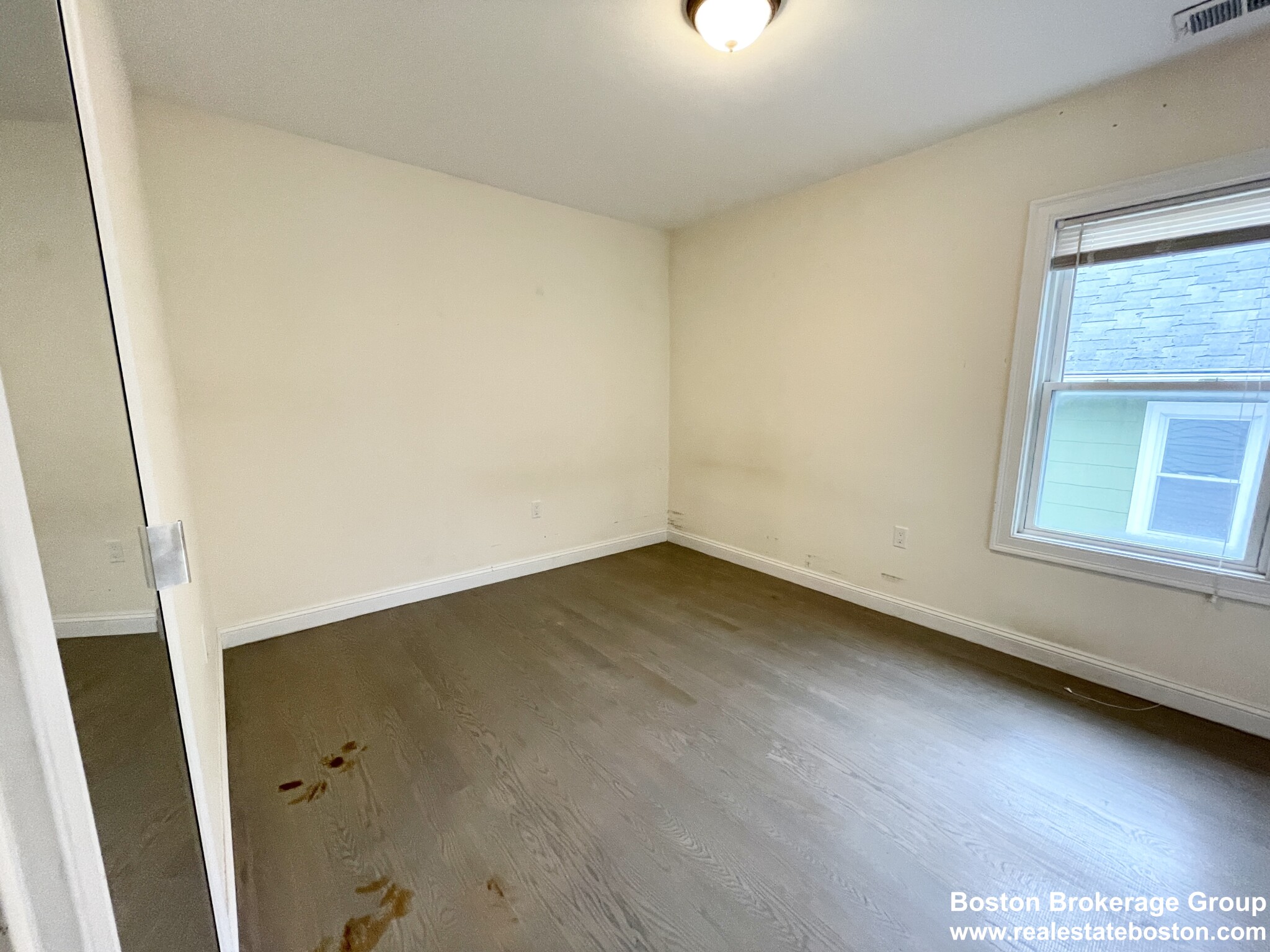 21 Iroquois St, Mission Hill