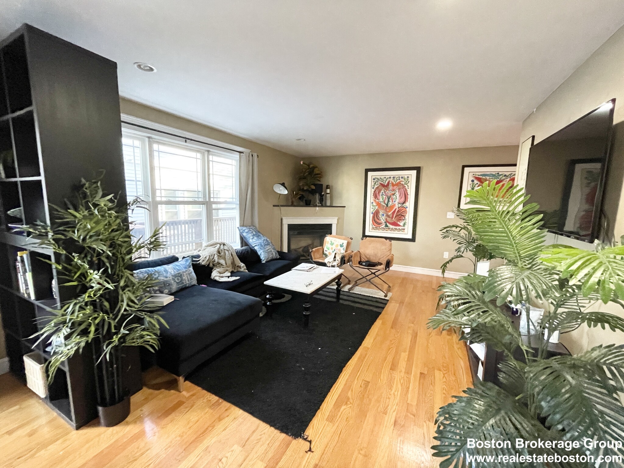 25 Iroquois St, Mission Hill