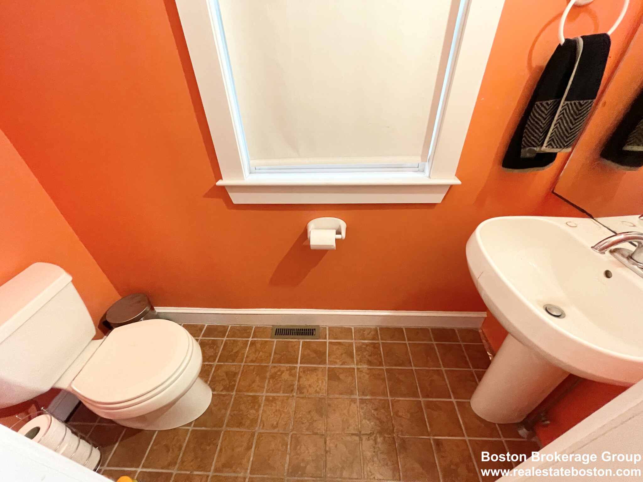 25 Iroquois St, Mission Hill