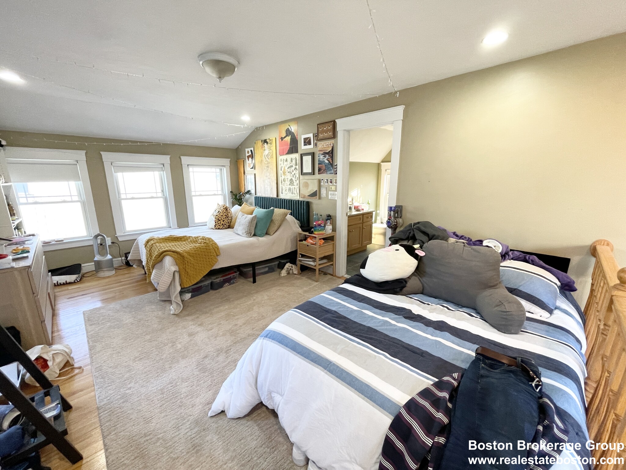 23 Iroquois St, Mission Hill