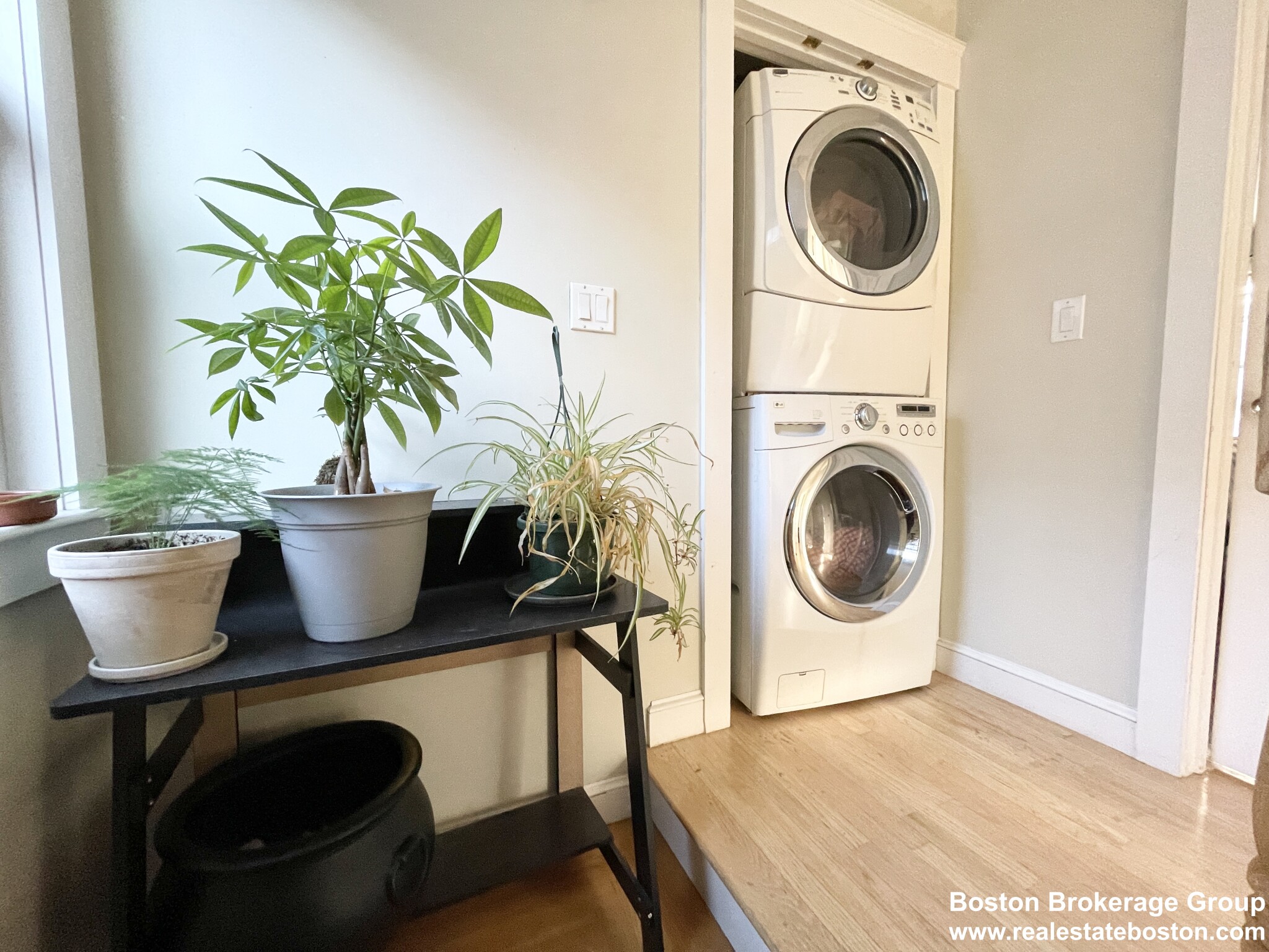 23 Iroquois St, Mission Hill