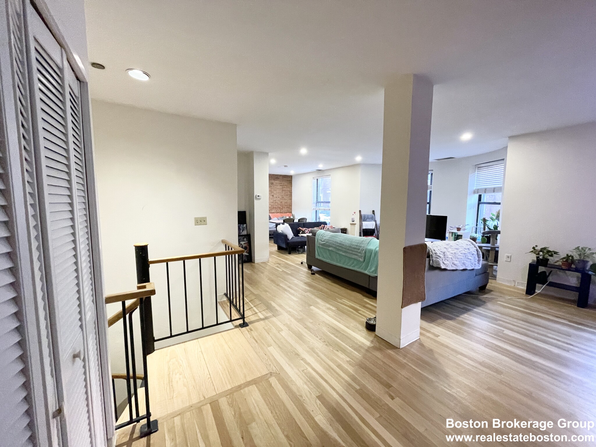 96 Gainsborough St, Fenway