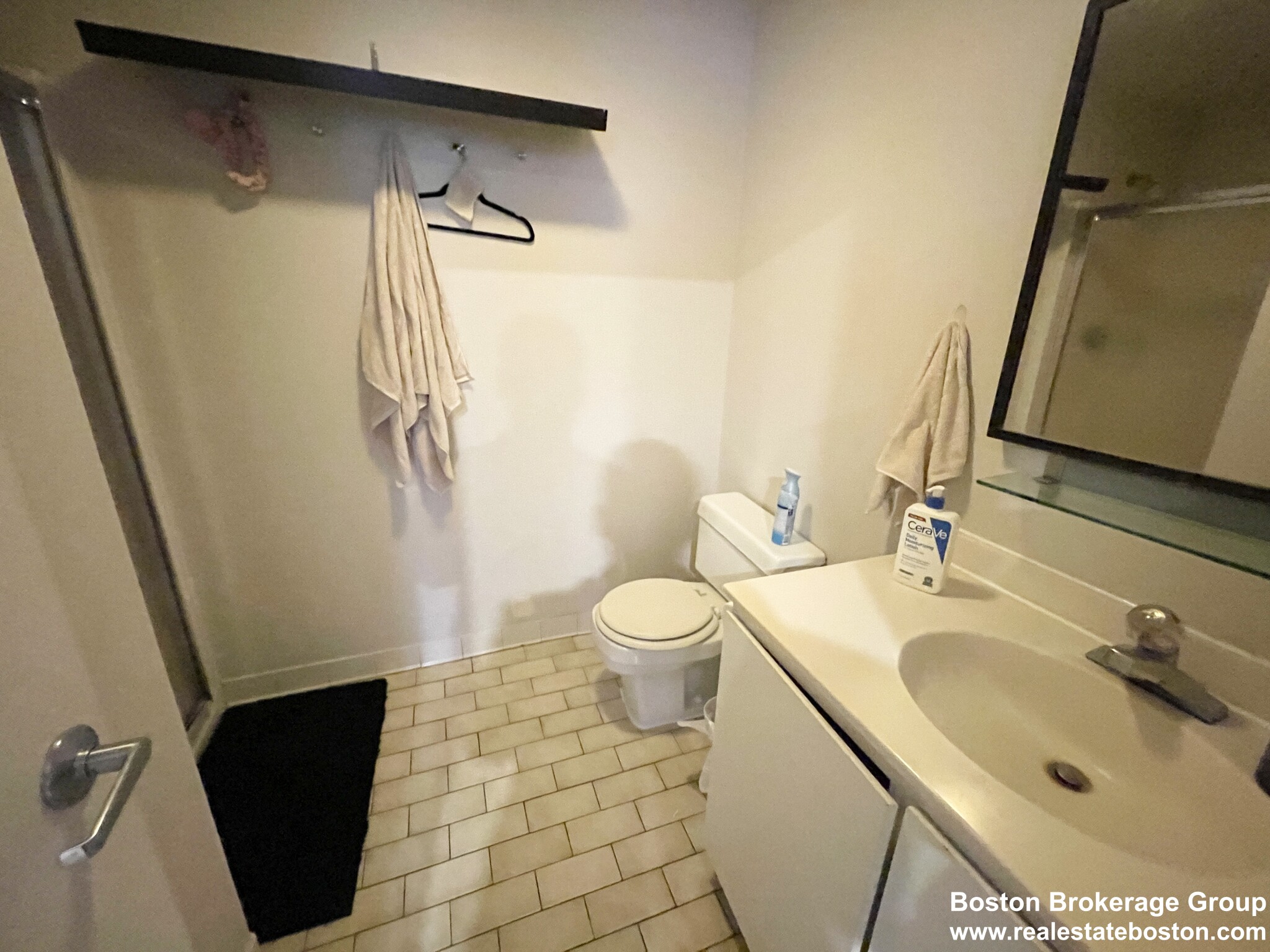 96 Gainsborough St, Fenway