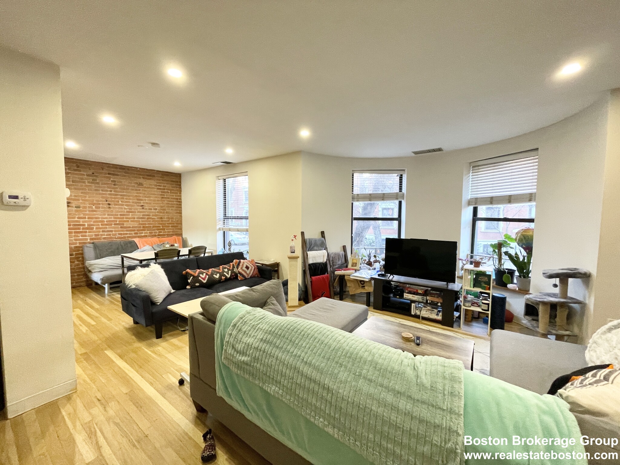 96 Gainsborough St, Fenway