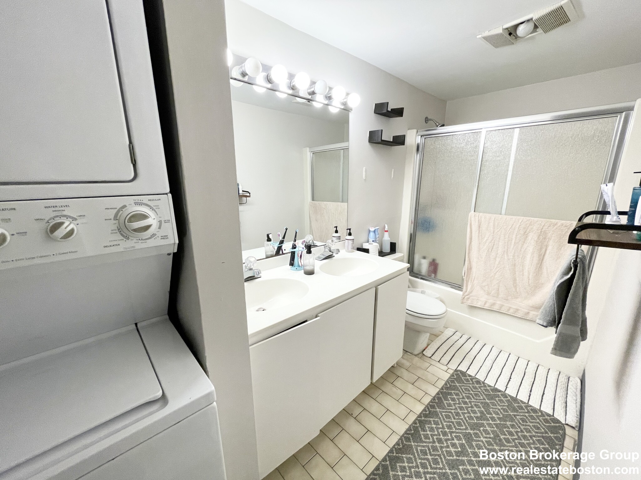 96 Gainsborough St, Fenway