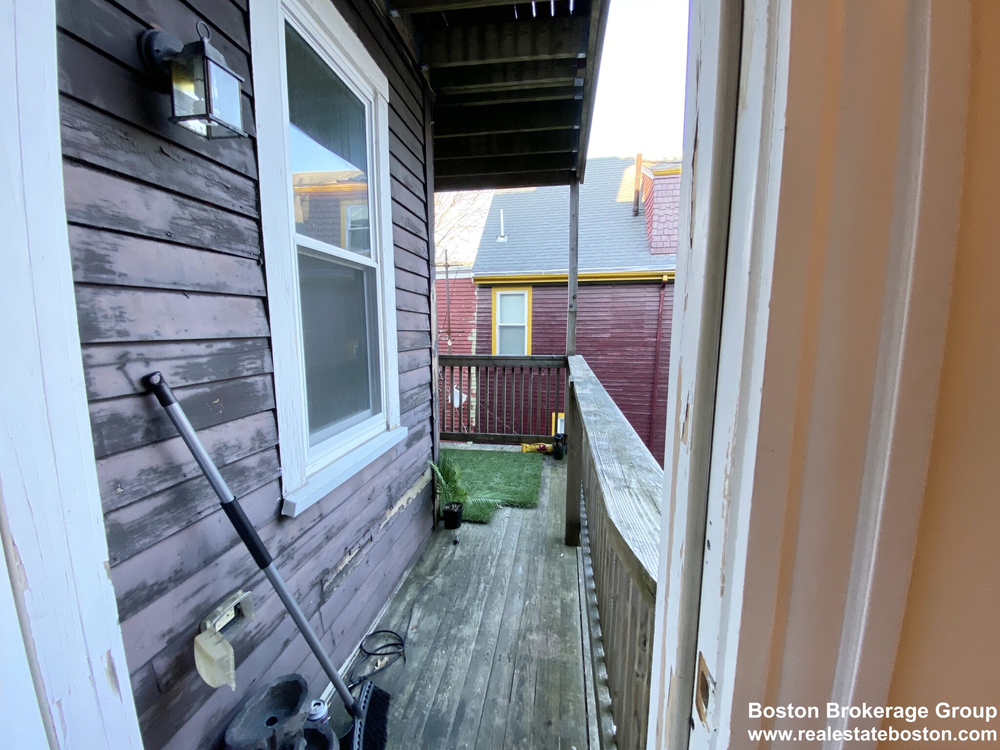 37 Hillside St, Mission Hill