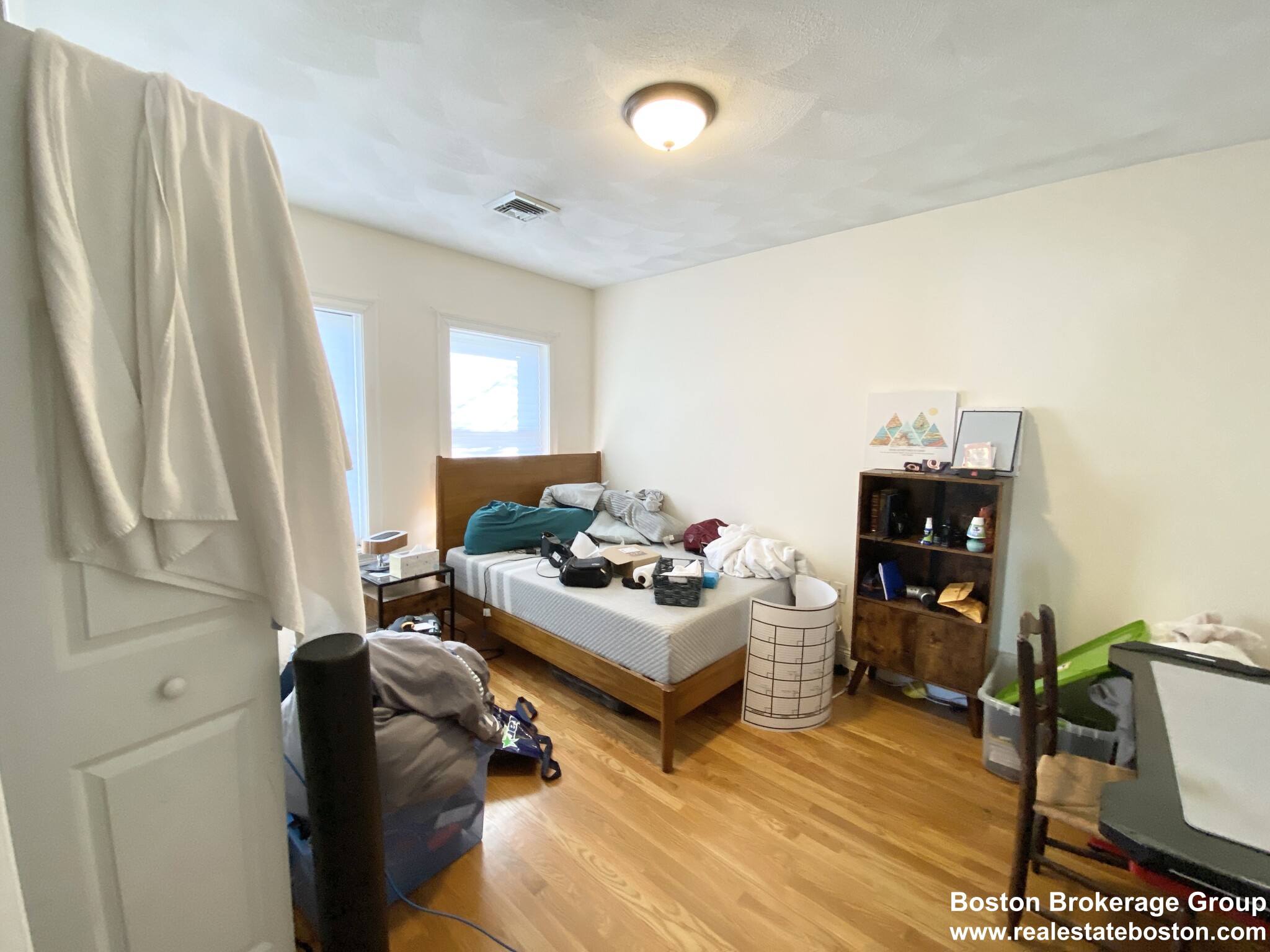 128 Hillside St, Mission Hill