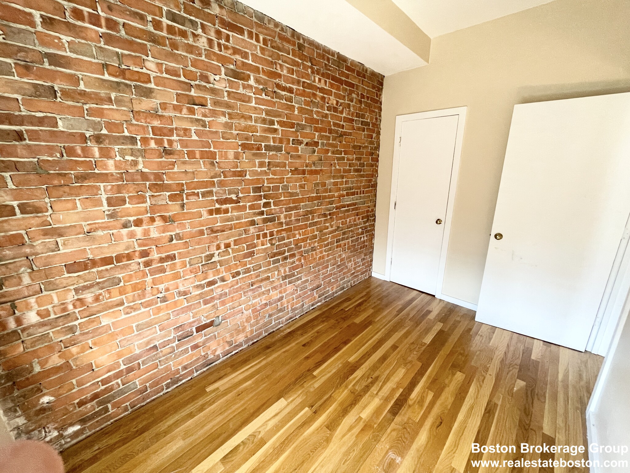 670 Massachusetts Ave, South End