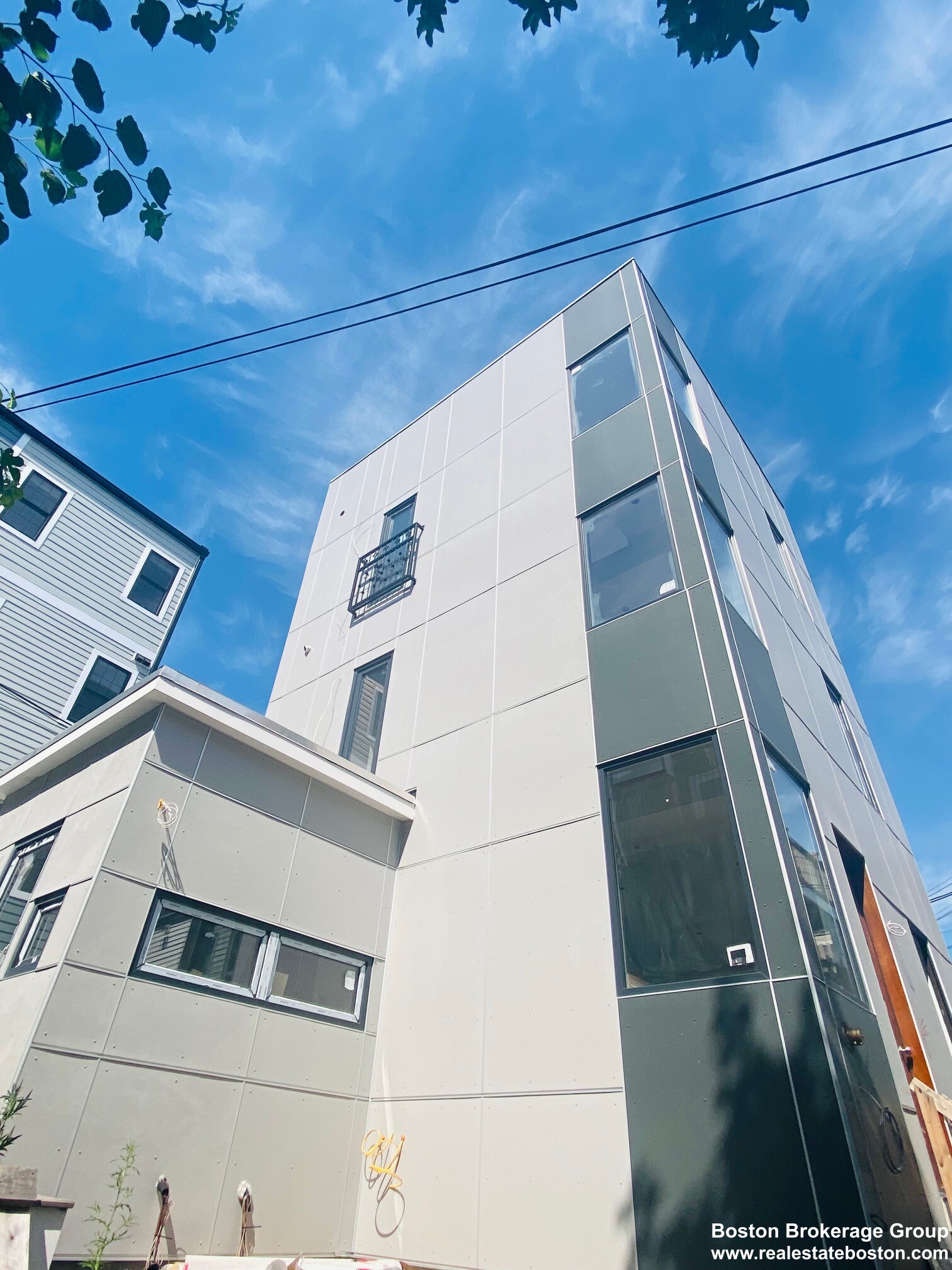 241 3rd St, South Boston