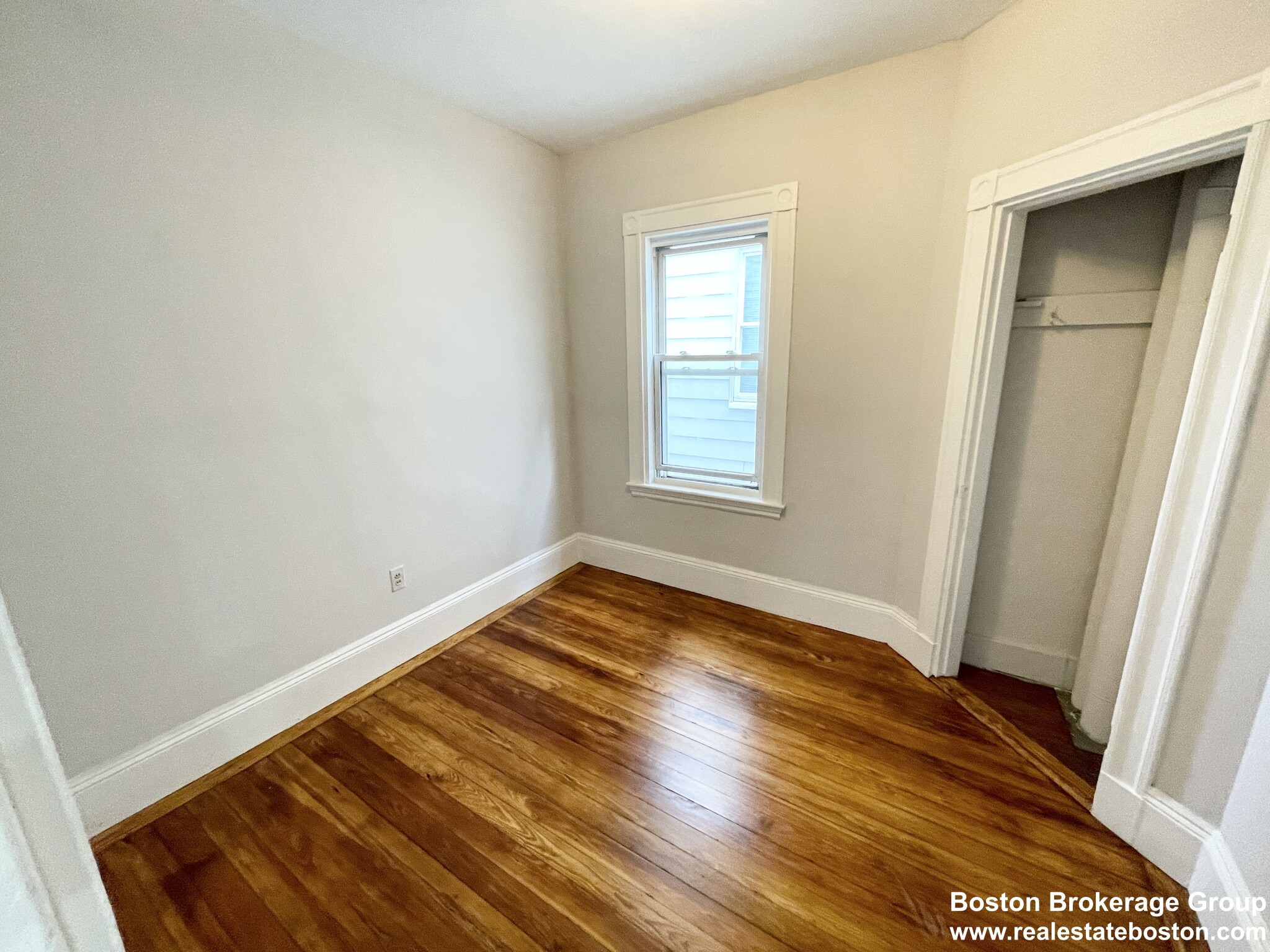 10 Wave Ave, Dorchester